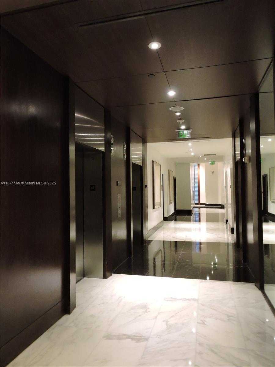 Small Image of 200 BISCAYNE BOULEVARD WAY #3109, Miami Number 7