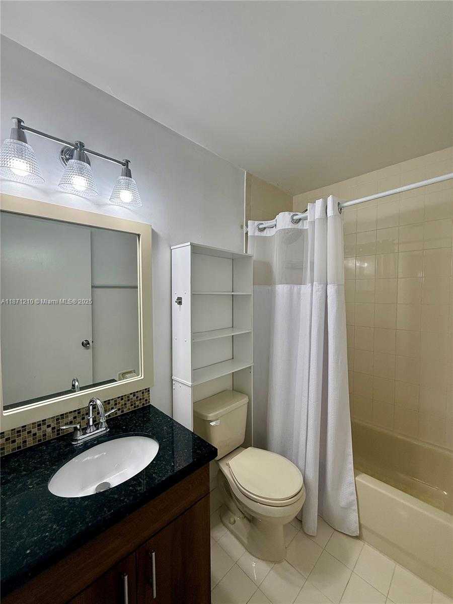 Small Image of 6843 WEST 36TH AVE #204, Hialeah Number 4