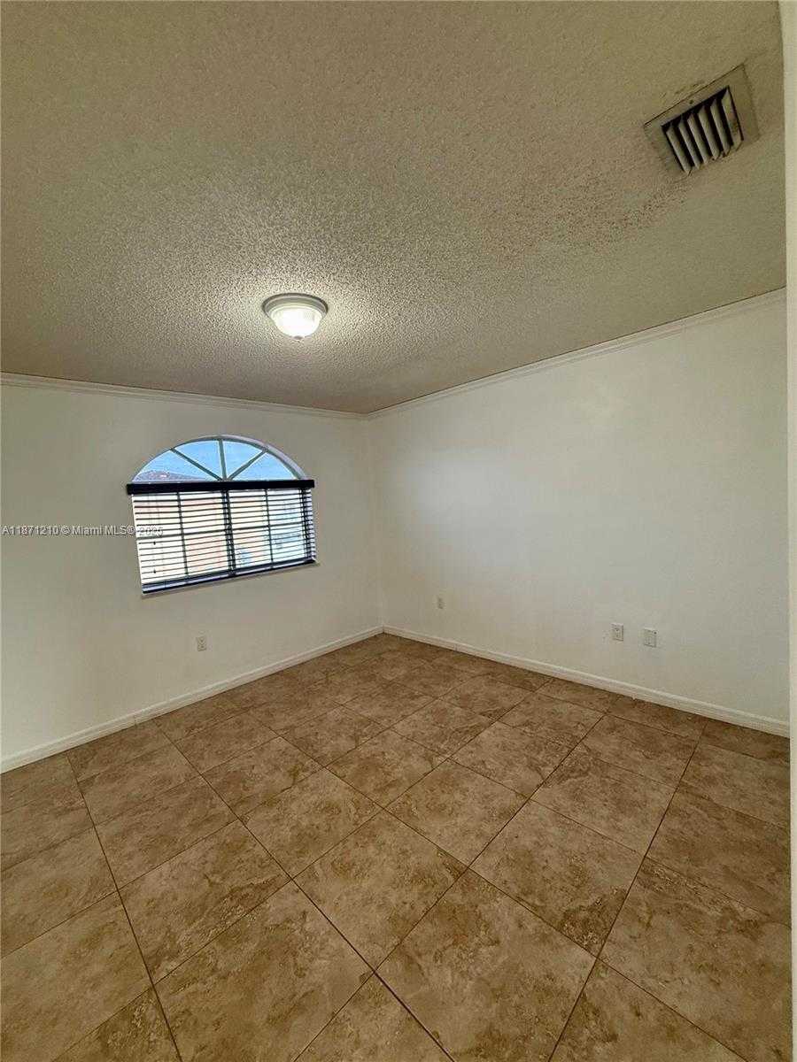 Small Image of 6843 WEST 36TH AVE #204, Hialeah Number 5