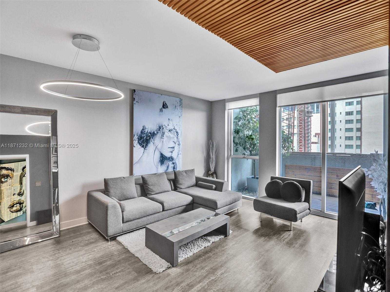 Small Image of 244 BISCAYNE BLVD #406, Miami Number 10