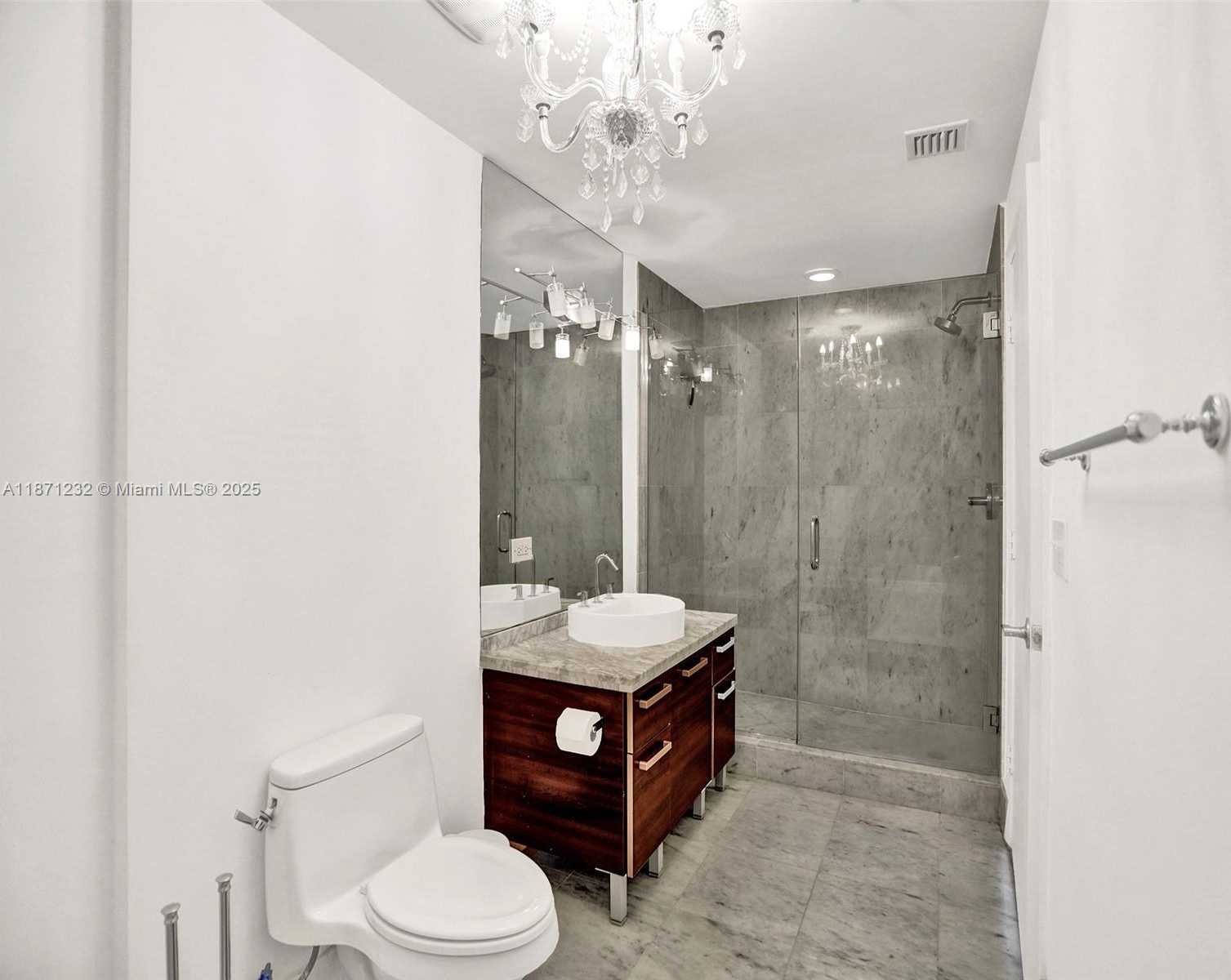 Small Image of 244 BISCAYNE BLVD #406, Miami Number 17