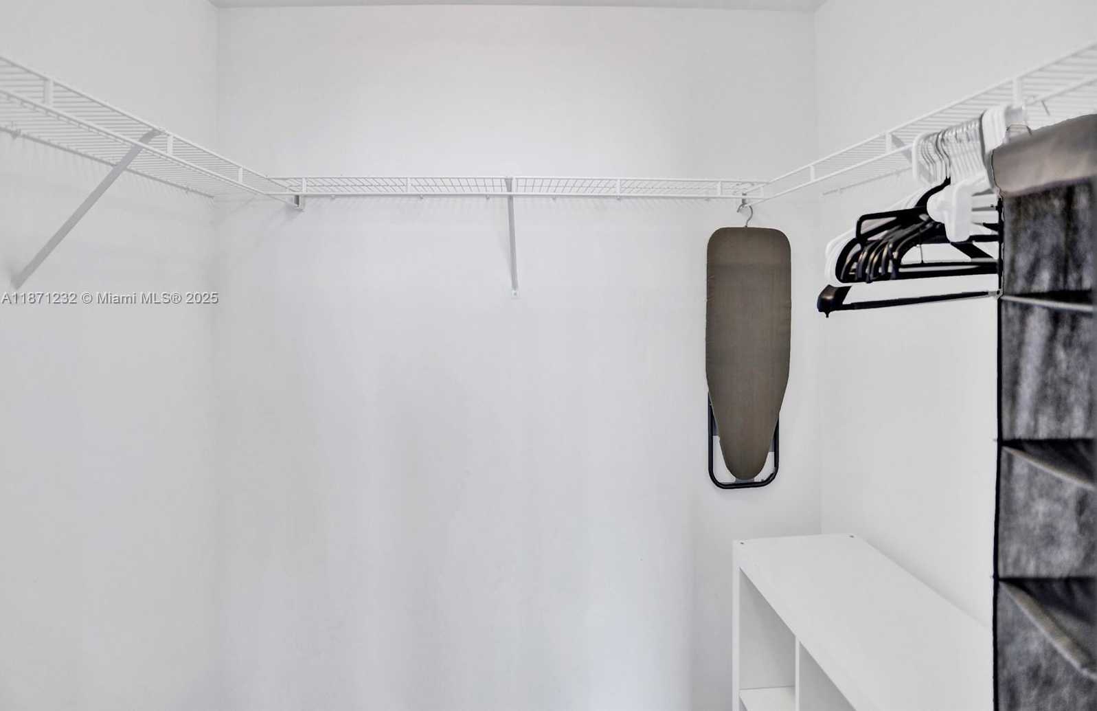 Small Image of 244 BISCAYNE BLVD #406, Miami Number 20