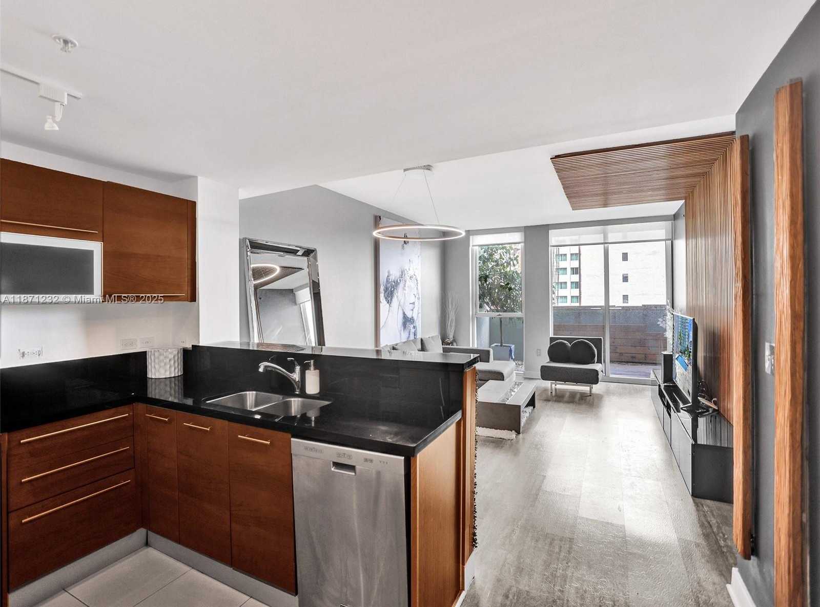 Small Image of 244 BISCAYNE BLVD #406, Miami Number 4