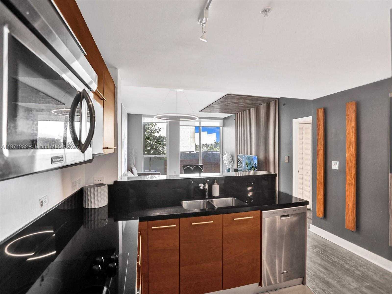 Small Image of 244 BISCAYNE BLVD #406, Miami Number 5