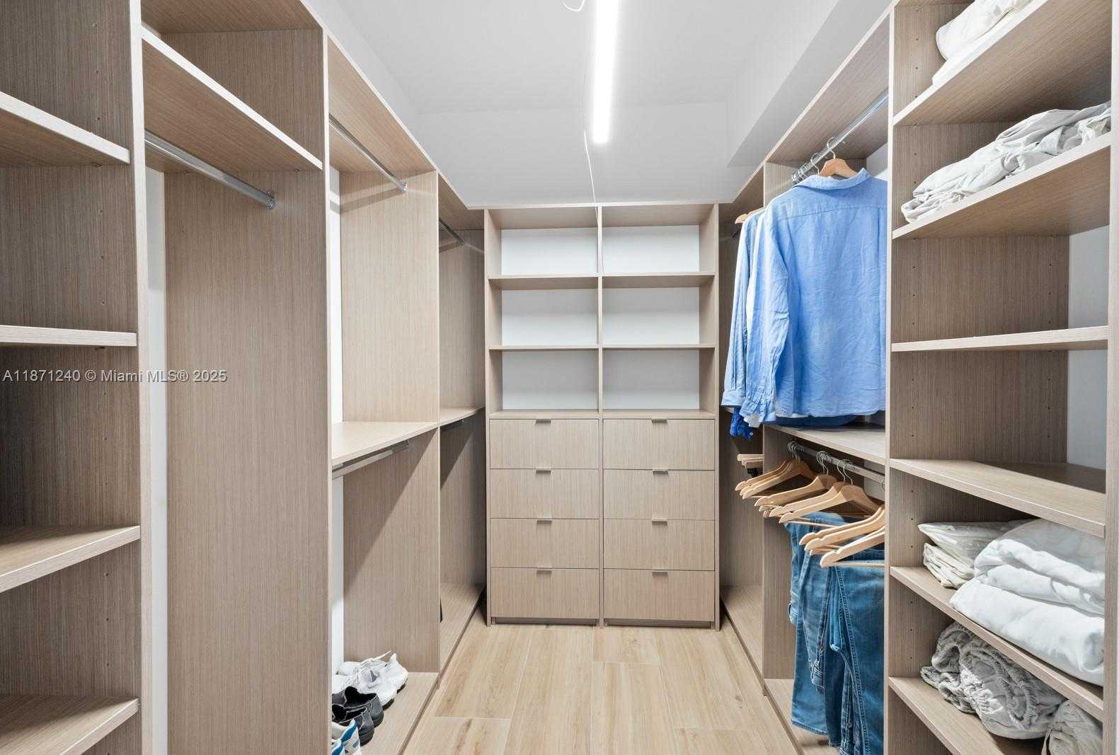 Small Image of 251 CRANDON BLVD #1036, Key Biscayne Number 12