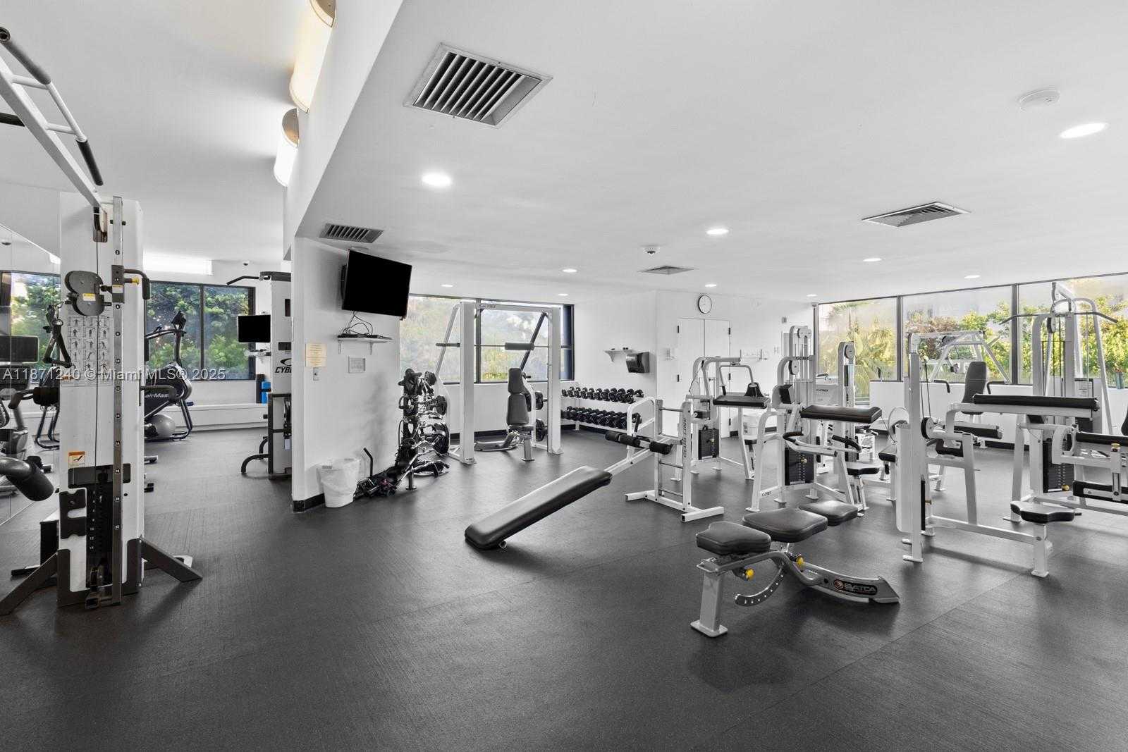 Small Image of 251 CRANDON BLVD #1036, Key Biscayne Number 30