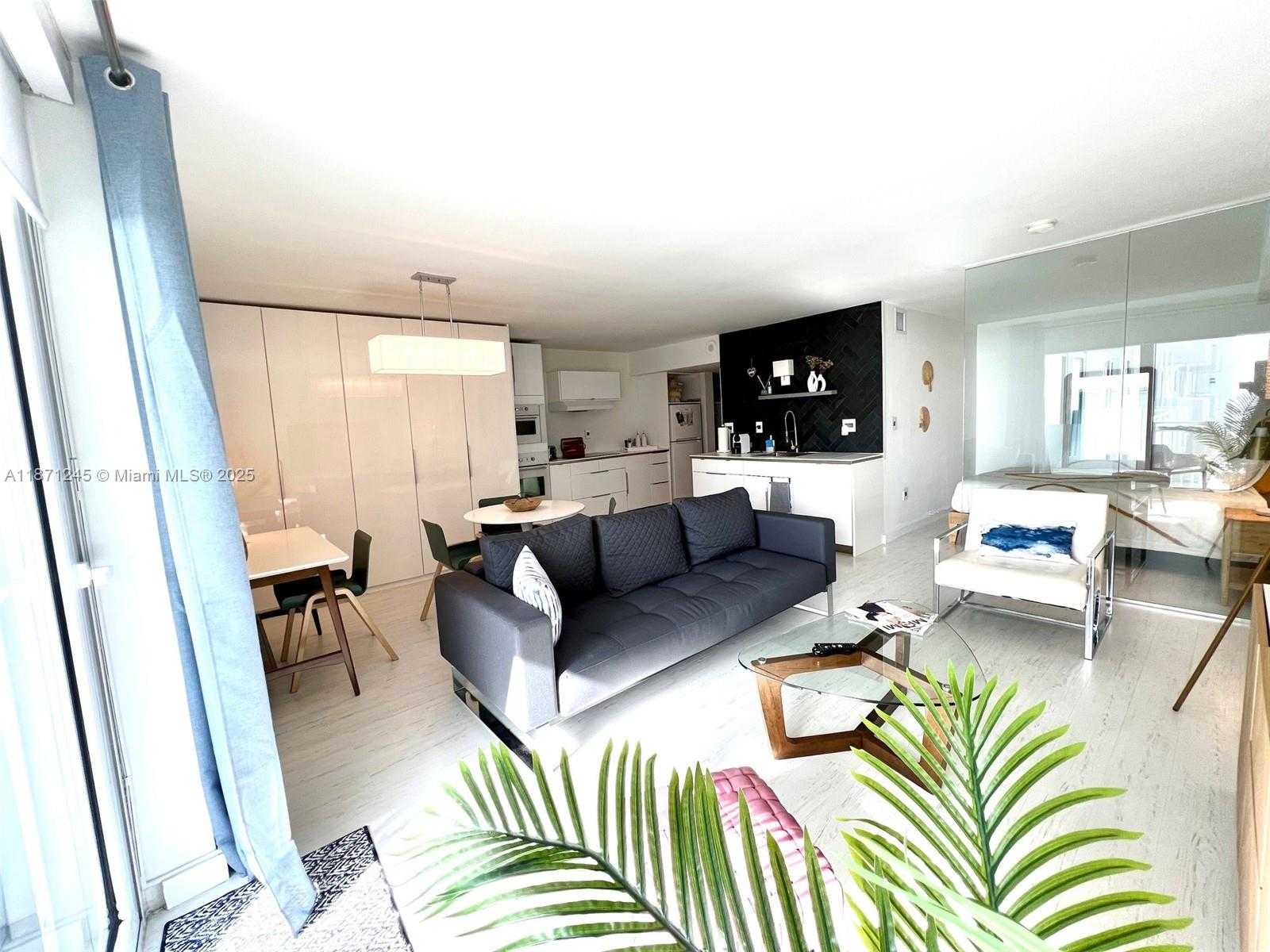 Small Image of 345 OCEAN DR #525, Miami Beach Number 5
