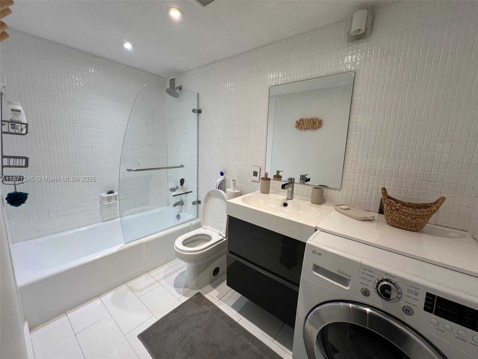 Small Image of 345 OCEAN DR #525, Miami Beach Number 9