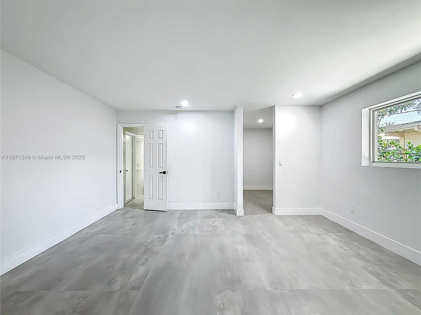Small Image of 20001 NORTH EAST 21ST AVE, Miami Number 10