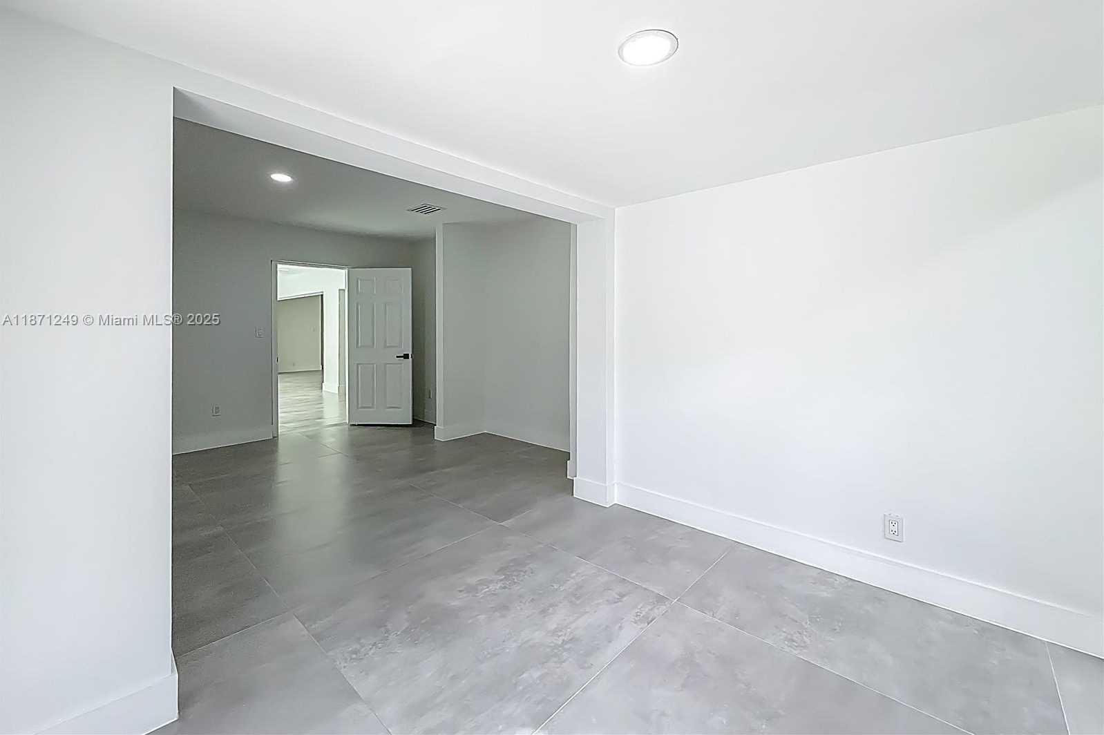 Small Image of 20001 NORTH EAST 21ST AVE, Miami Number 20