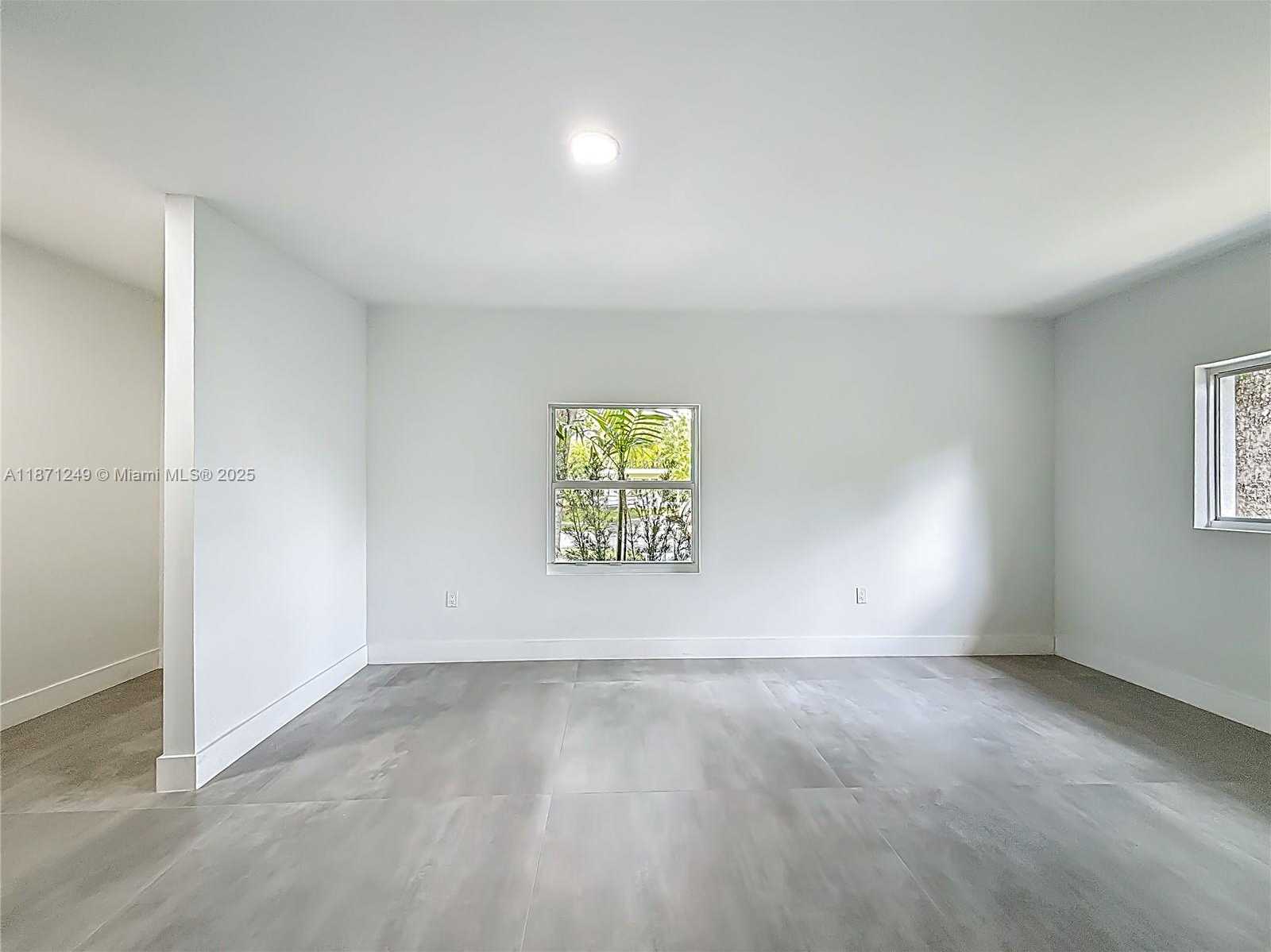 Small Image of 20001 NORTH EAST 21ST AVE, Miami Number 27