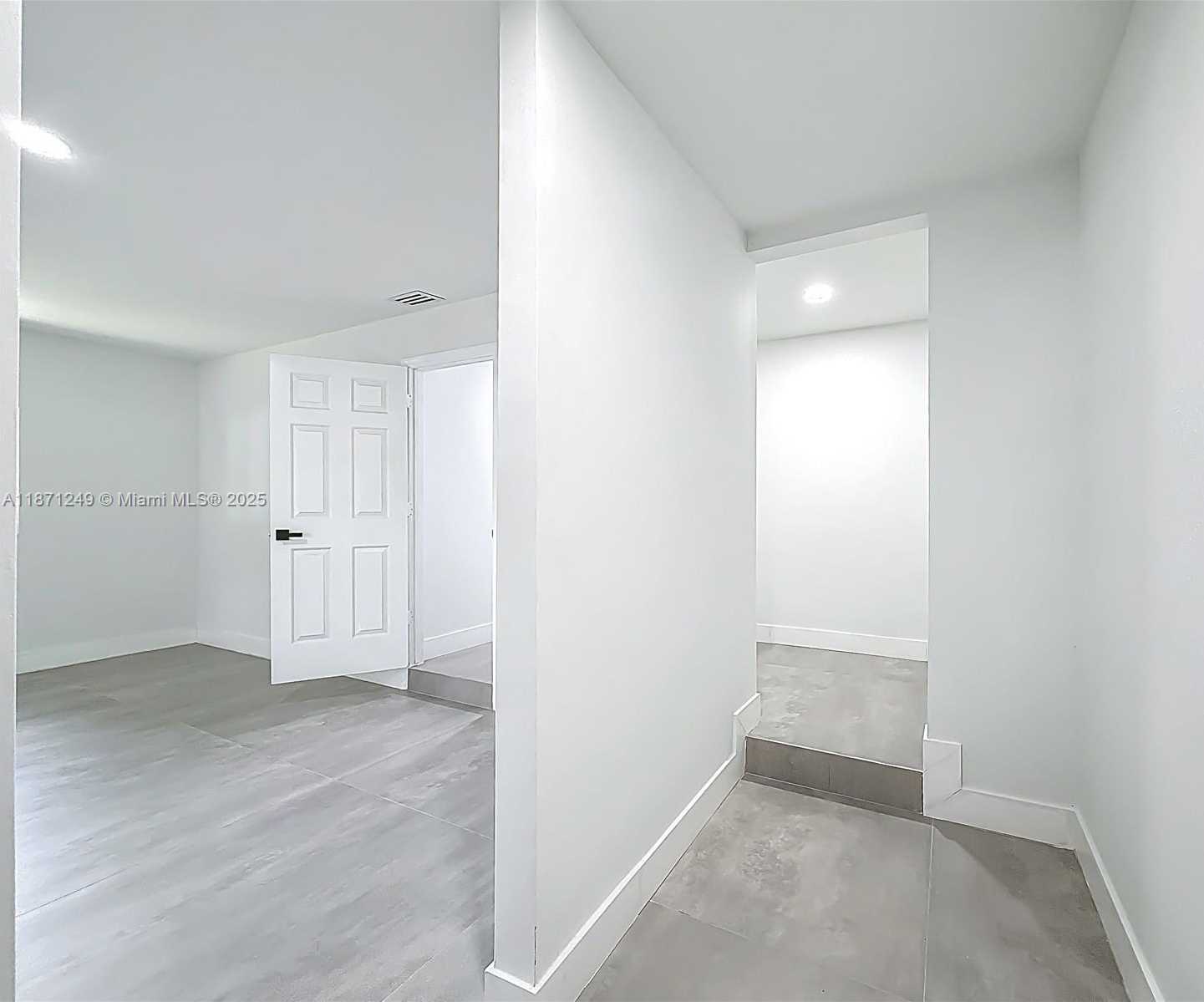 Small Image of 20001 NORTH EAST 21ST AVE, Miami Number 28