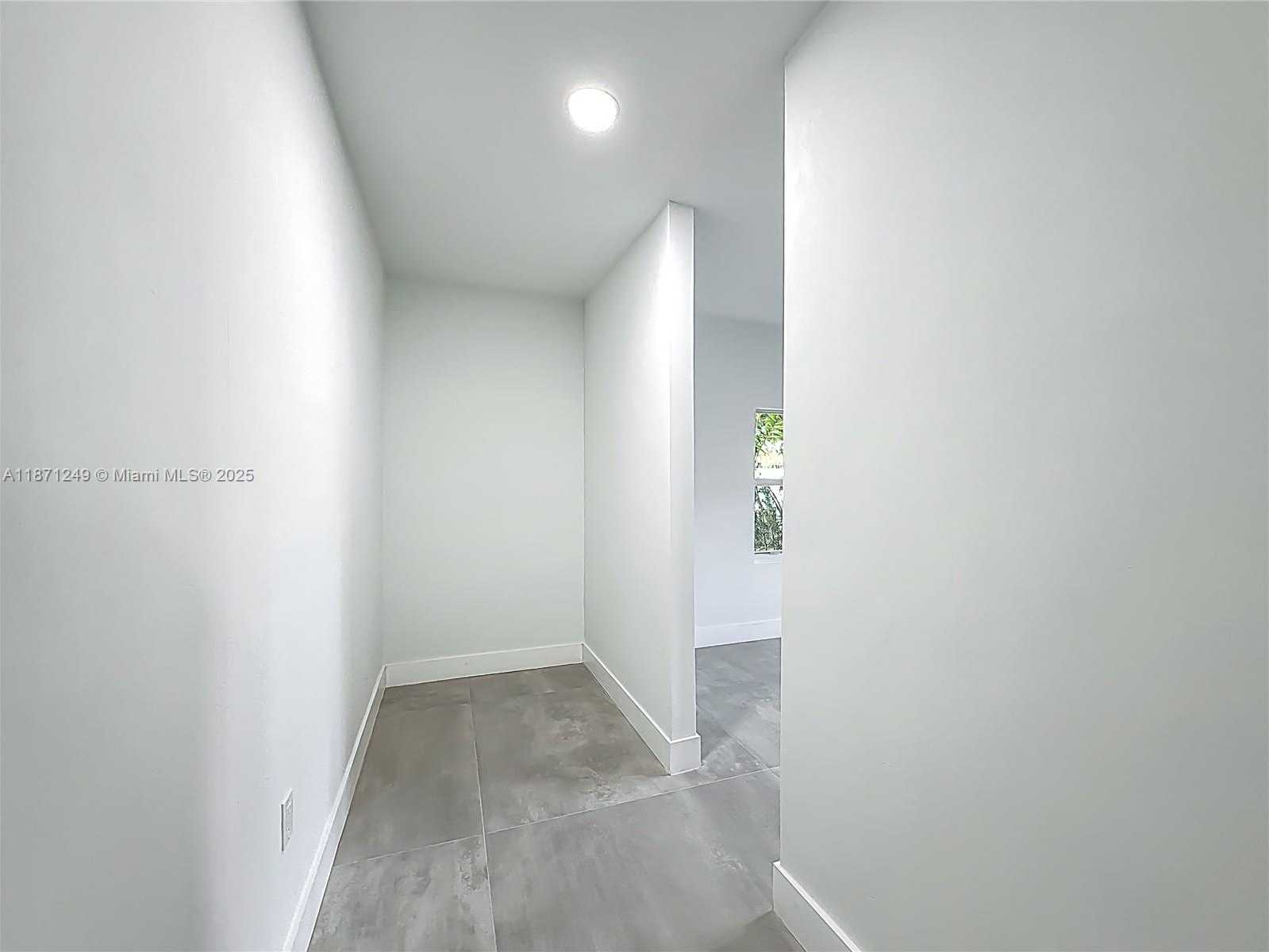 Small Image of 20001 NORTH EAST 21ST AVE, Miami Number 29