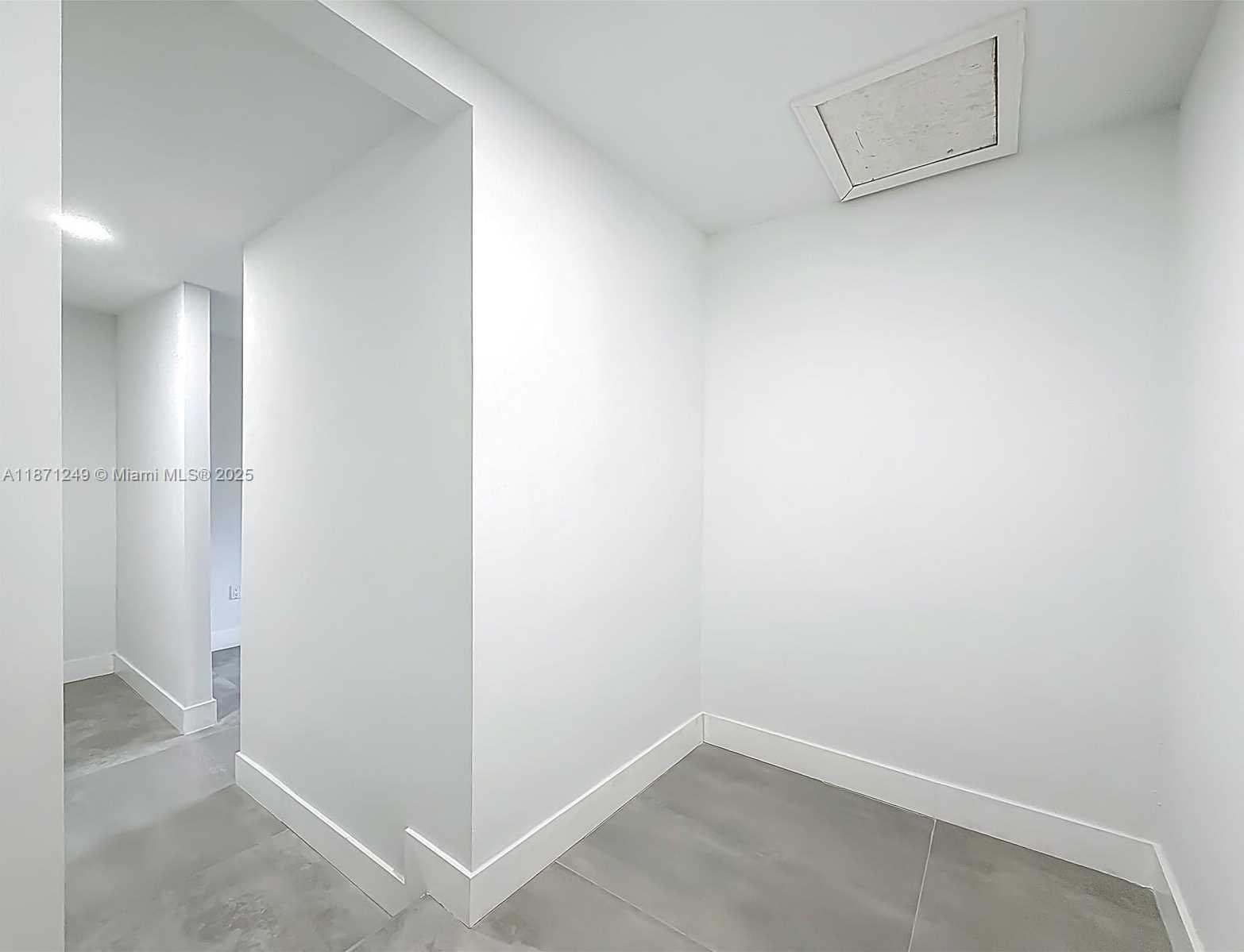 Small Image of 20001 NORTH EAST 21ST AVE, Miami Number 30
