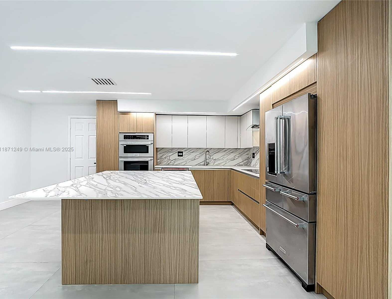 Small Image of 20001 NORTH EAST 21ST AVE, Miami Number 37