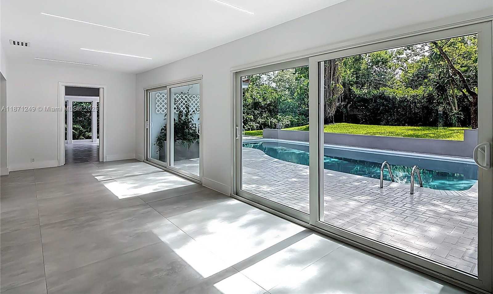 Small Image of 20001 NORTH EAST 21ST AVE, Miami Number 43