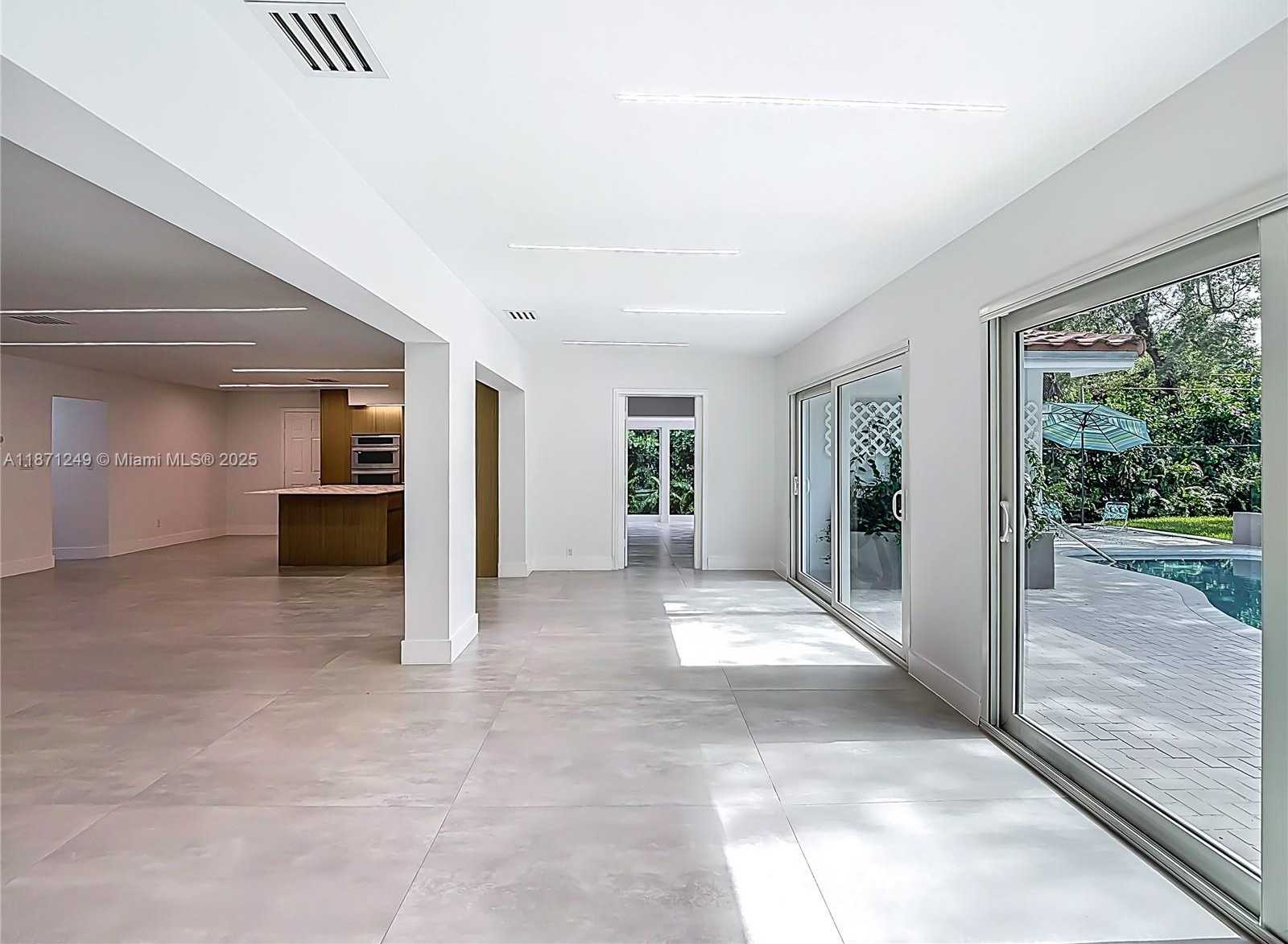 Small Image of 20001 NORTH EAST 21ST AVE, Miami Number 44