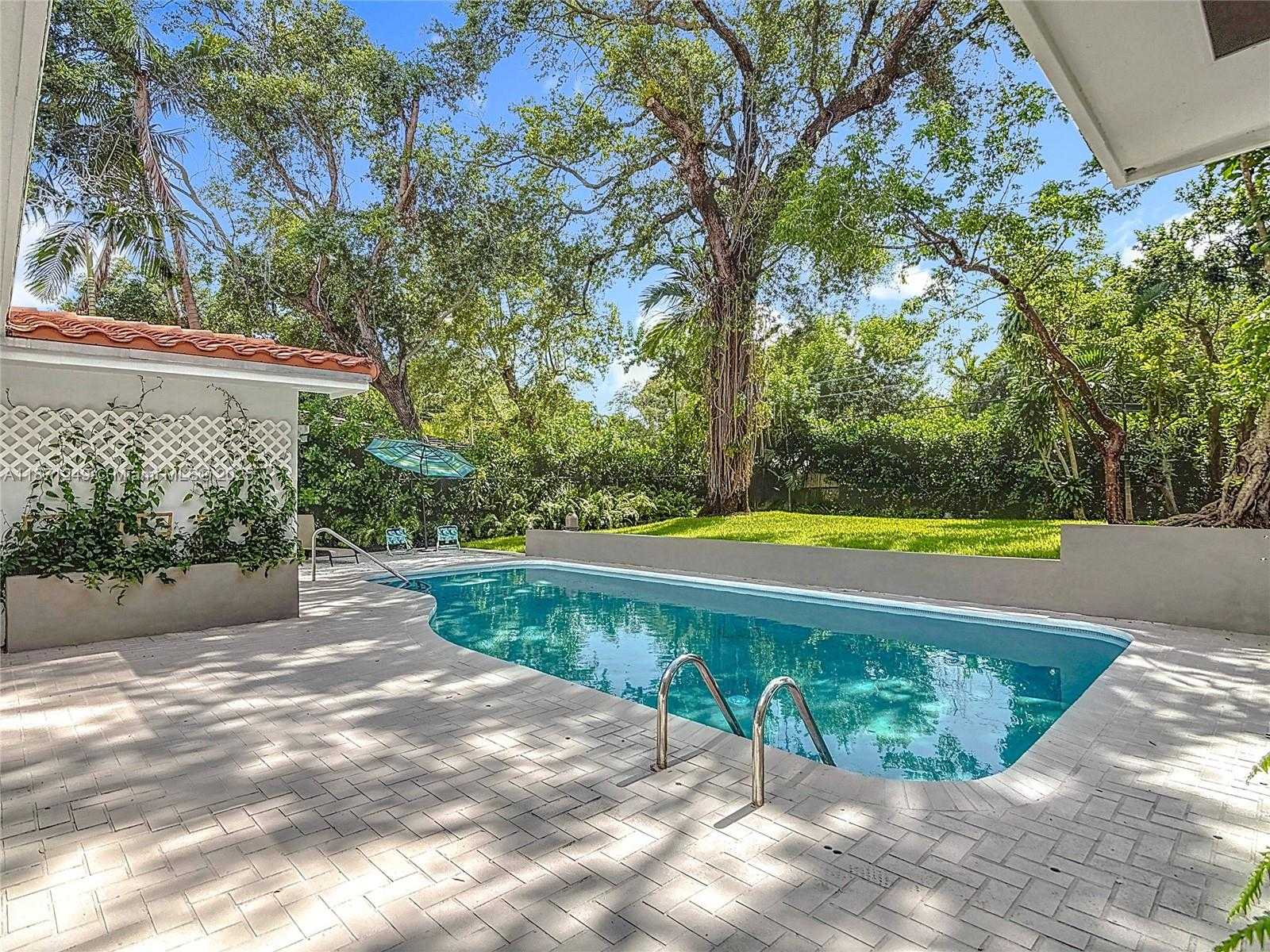 Small Image of 20001 NORTH EAST 21ST AVE, Miami Number 45