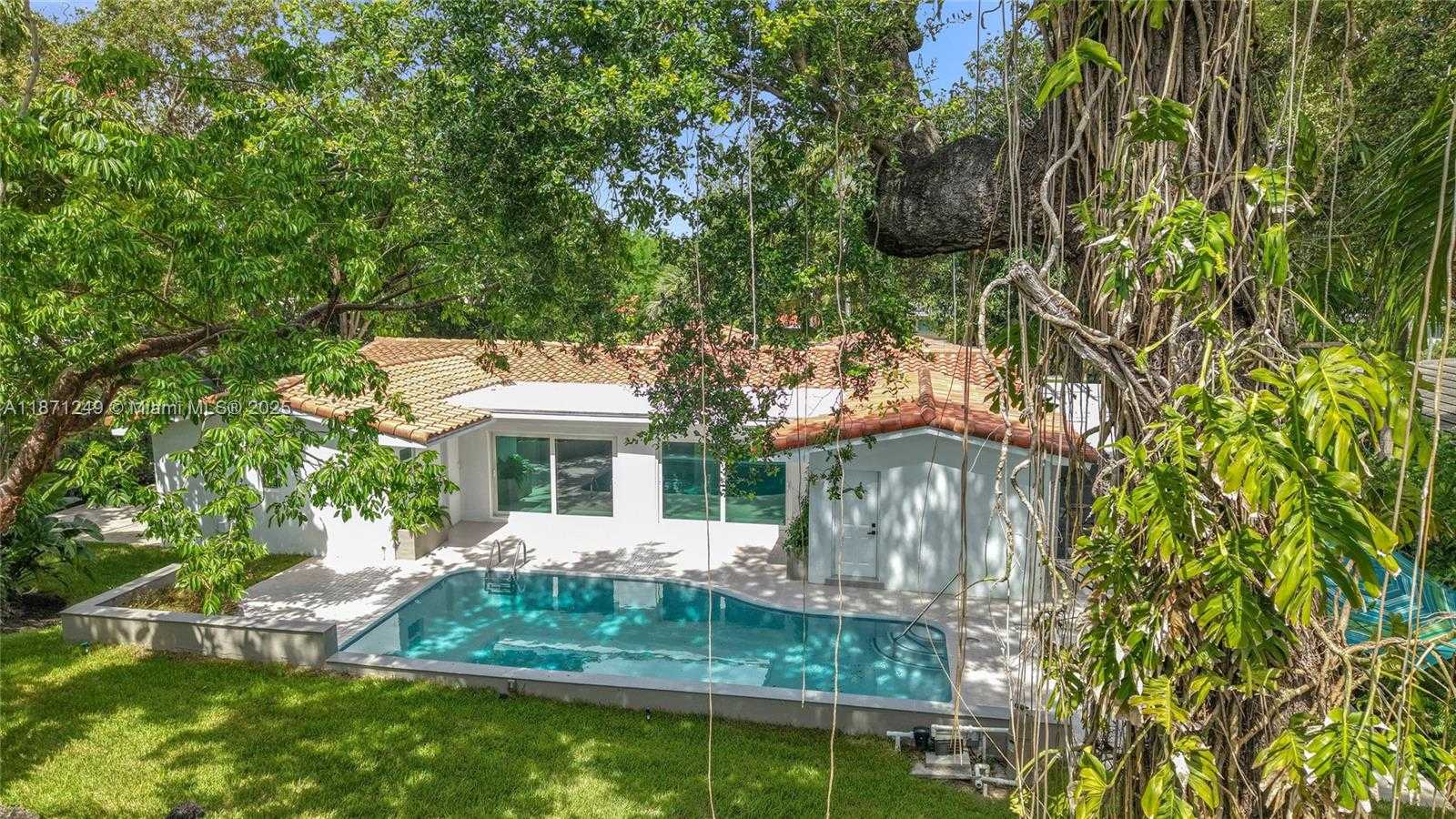 Small Image of 20001 NORTH EAST 21ST AVE, Miami Number 55