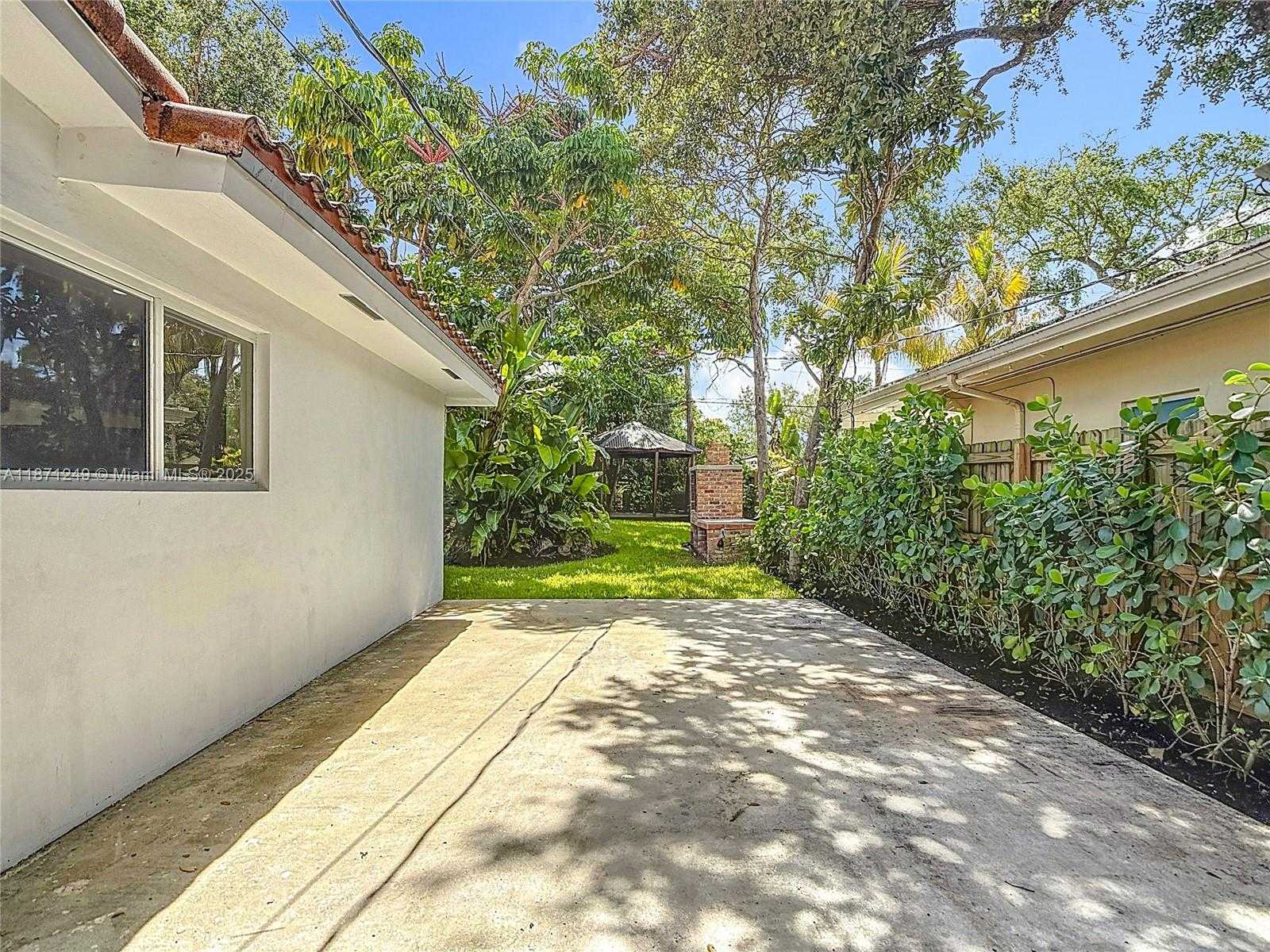 Small Image of 20001 NORTH EAST 21ST AVE, Miami Number 61