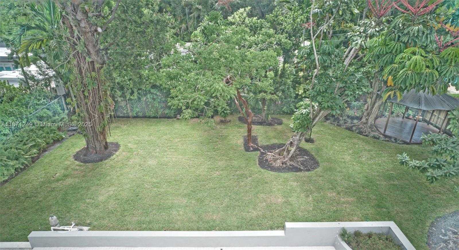 Small Image of 20001 NORTH EAST 21ST AVE, Miami Number 63