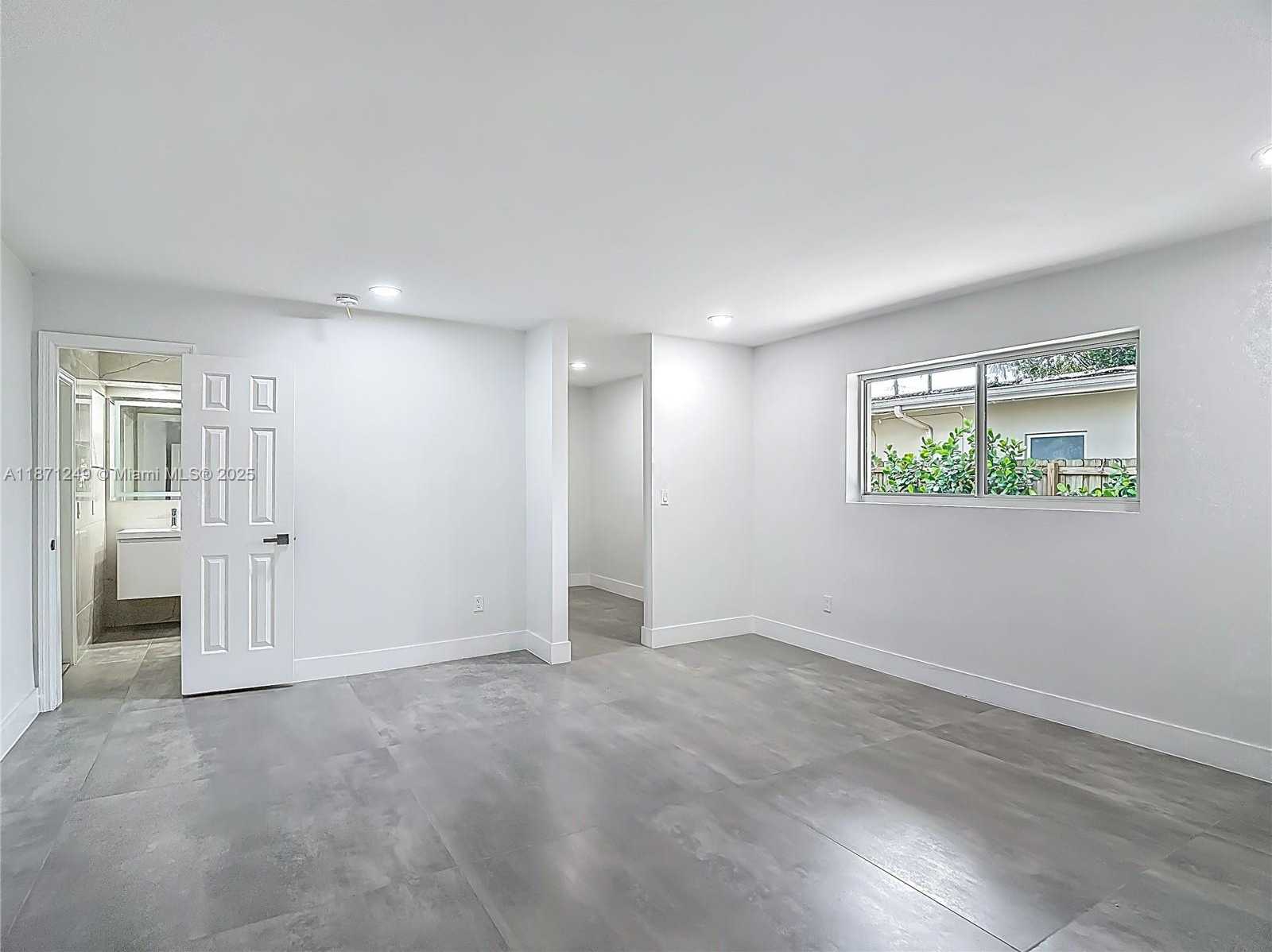 Small Image of 20001 NORTH EAST 21ST AVE, Miami Number 9