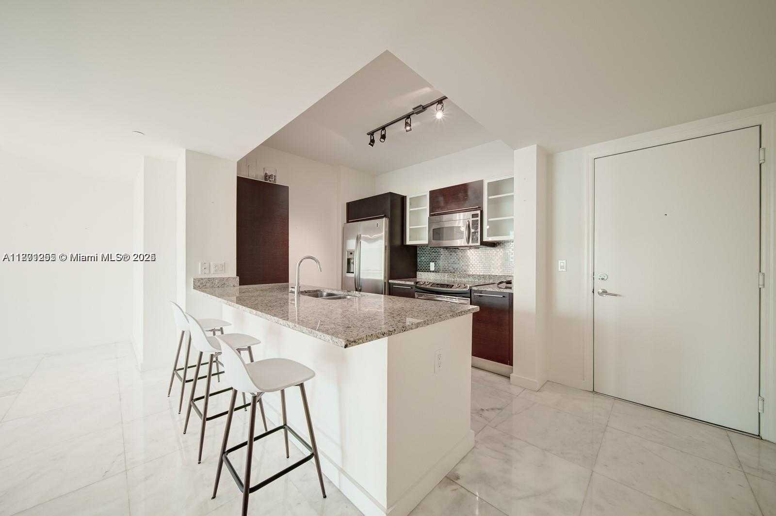 Small Image of 951 BRICKELL AVE #3905, Miami Number 10
