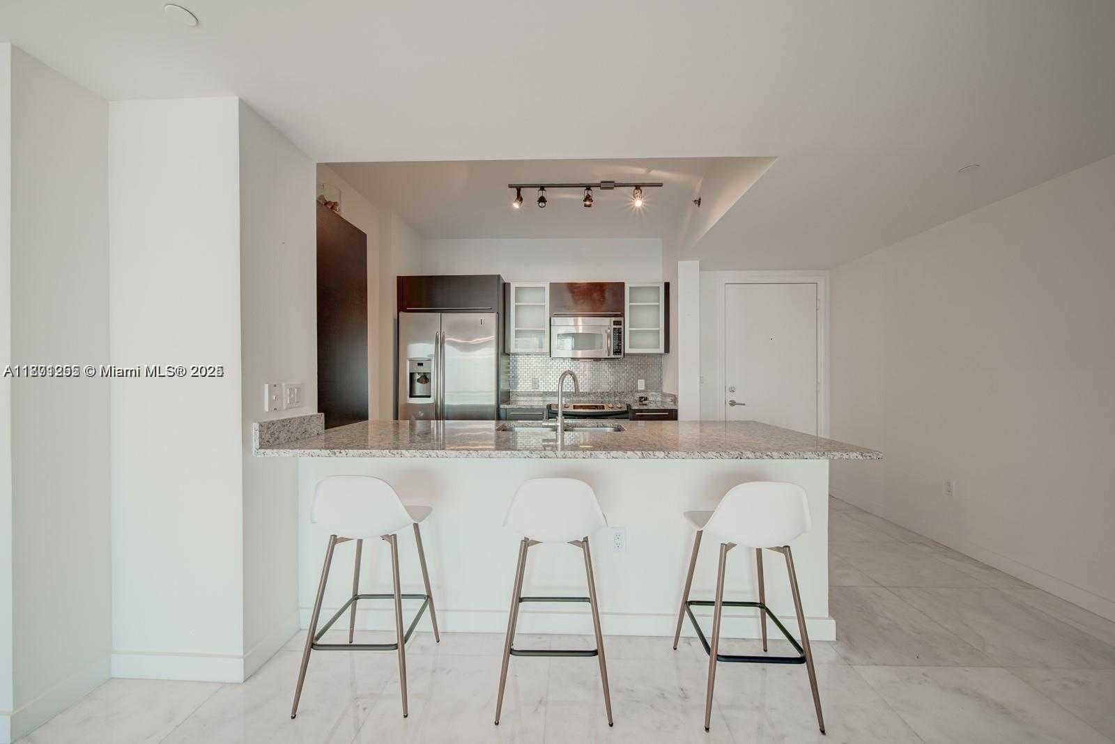 Small Image of 951 BRICKELL AVE #3905, Miami Number 11