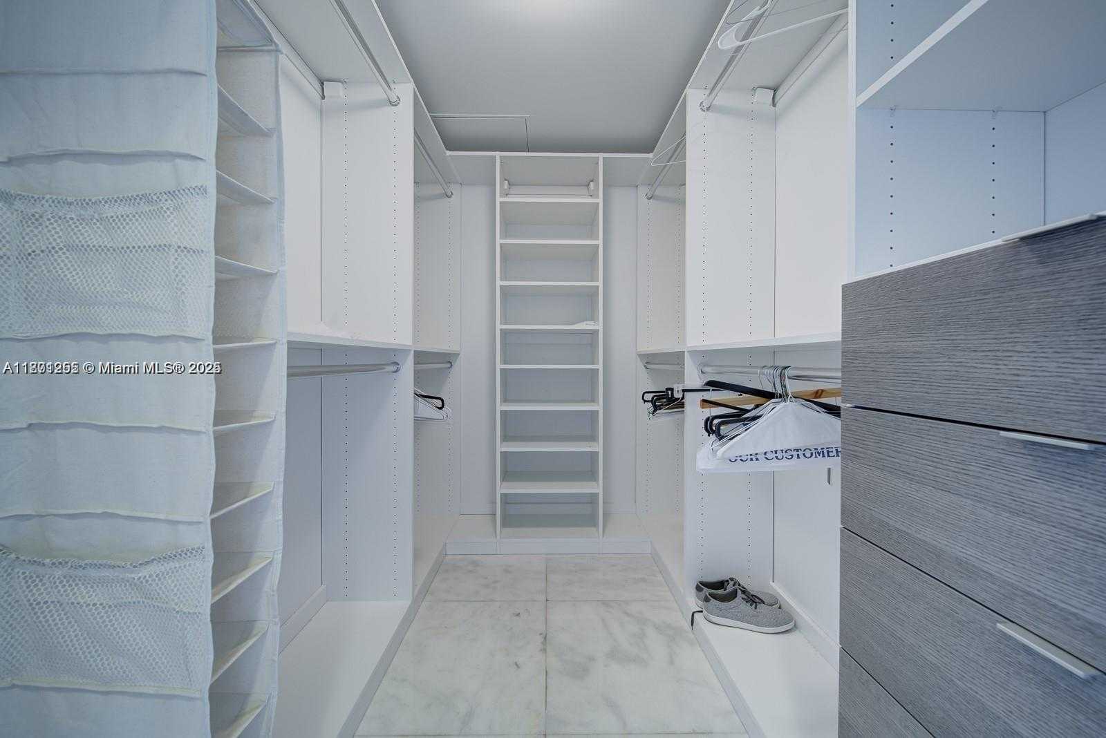 Small Image of 951 BRICKELL AVE #3905, Miami Number 19