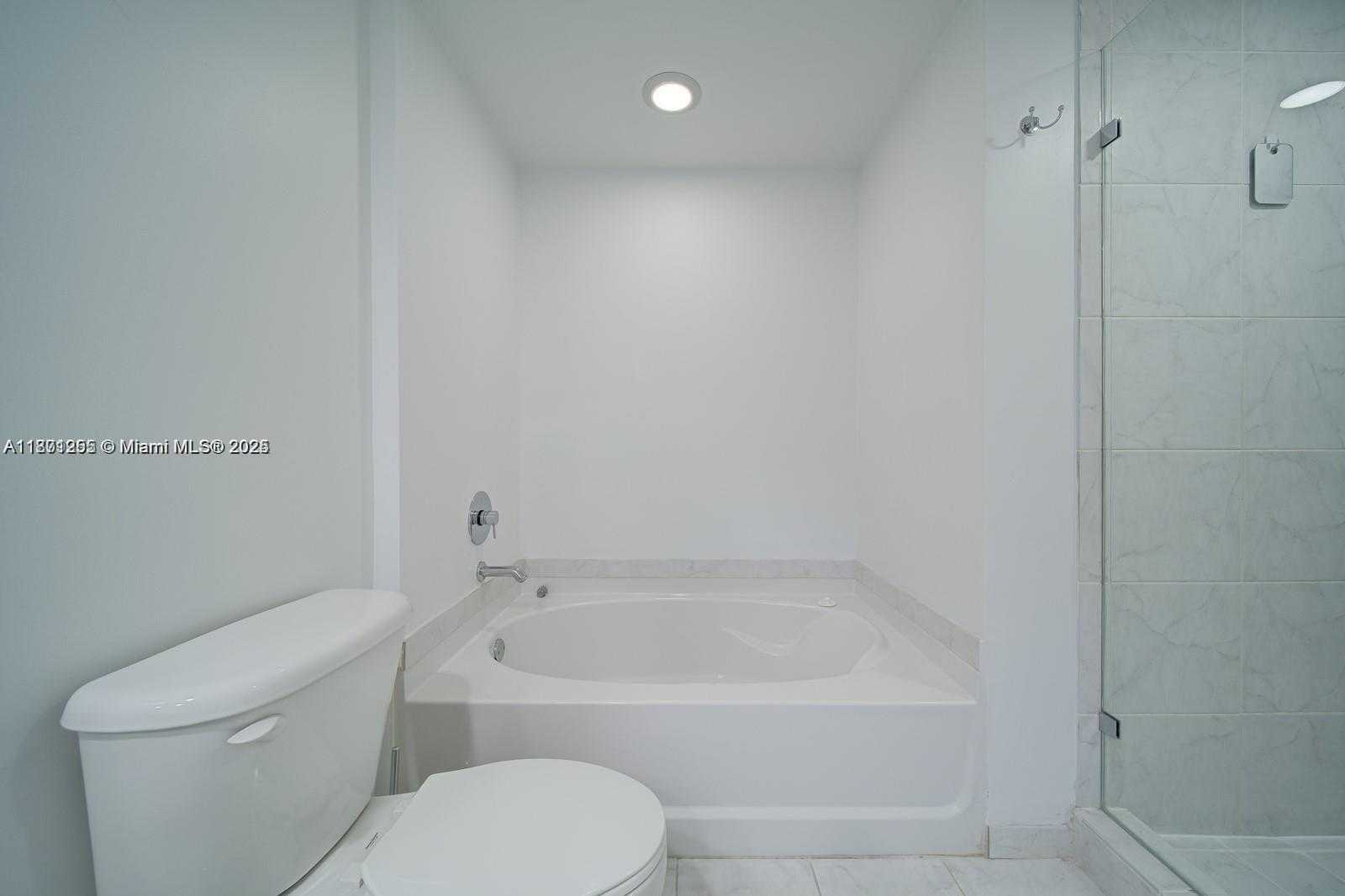 Small Image of 951 BRICKELL AVE #3905, Miami Number 22