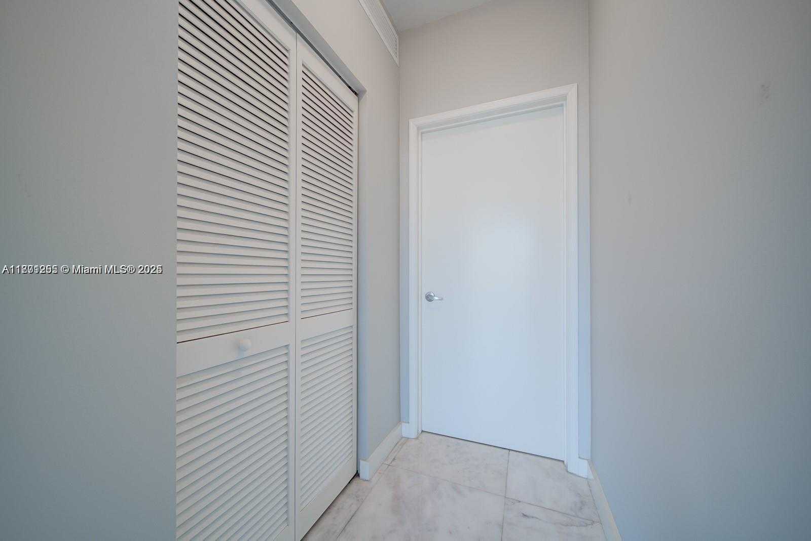 Small Image of 951 BRICKELL AVE #3905, Miami Number 29