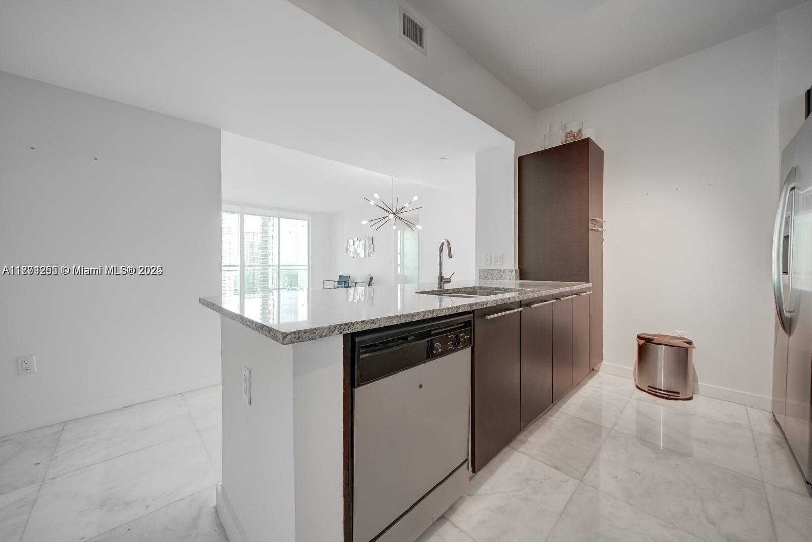 Small Image of 951 BRICKELL AVE #3905, Miami Number 7