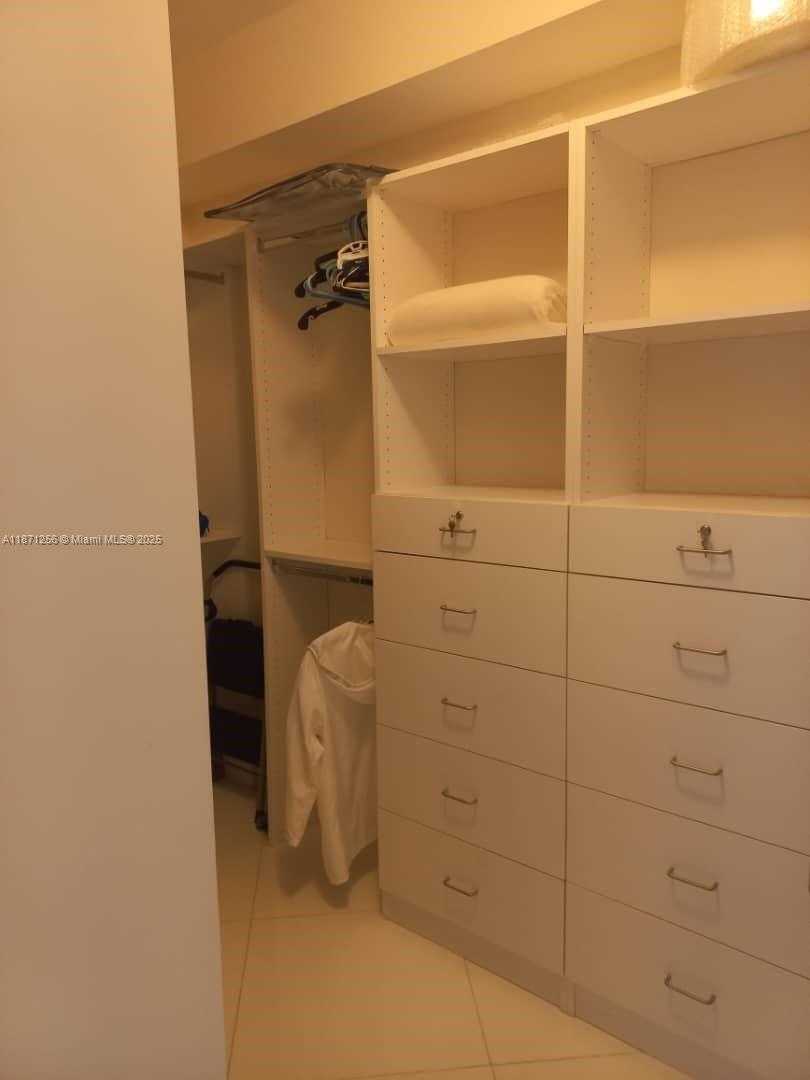 Small Image of 20000 EAST COUNTRY CLUB DR #1212, Aventura Number 10