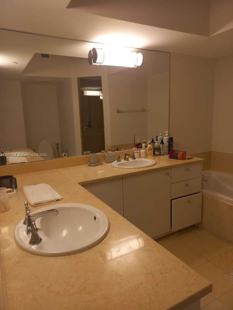 Small Image of 20000 EAST COUNTRY CLUB DR #1212, Aventura Number 7