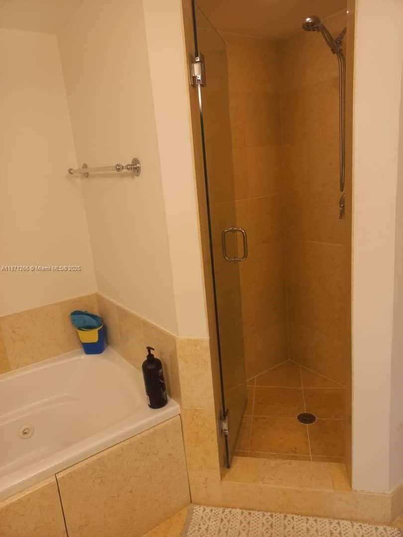 Small Image of 20000 EAST COUNTRY CLUB DR #1212, Aventura Number 9