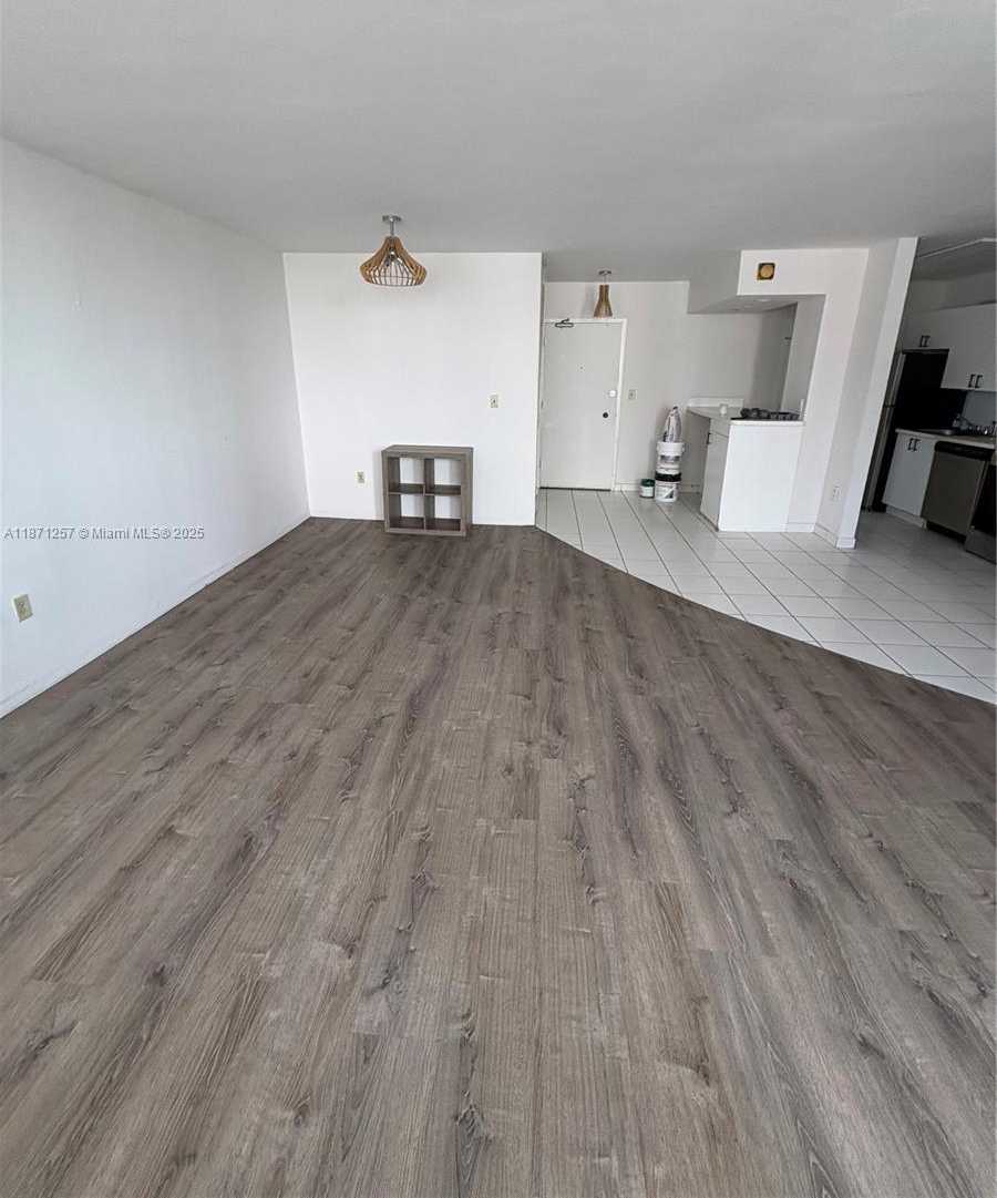 Small Image of 5313 COLLINS AVE #1003, Miami Beach Number 2
