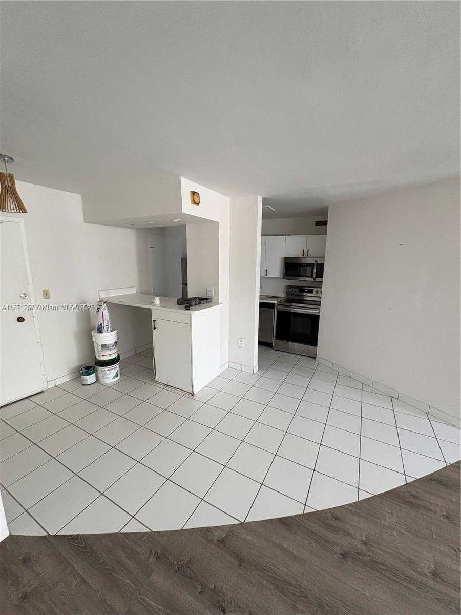Small Image of 5313 COLLINS AVE #1003, Miami Beach Number 3