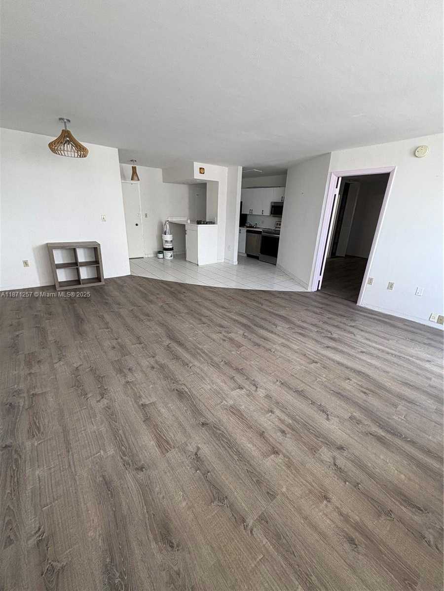 Small Image of 5313 COLLINS AVE #1003, Miami Beach Number 6