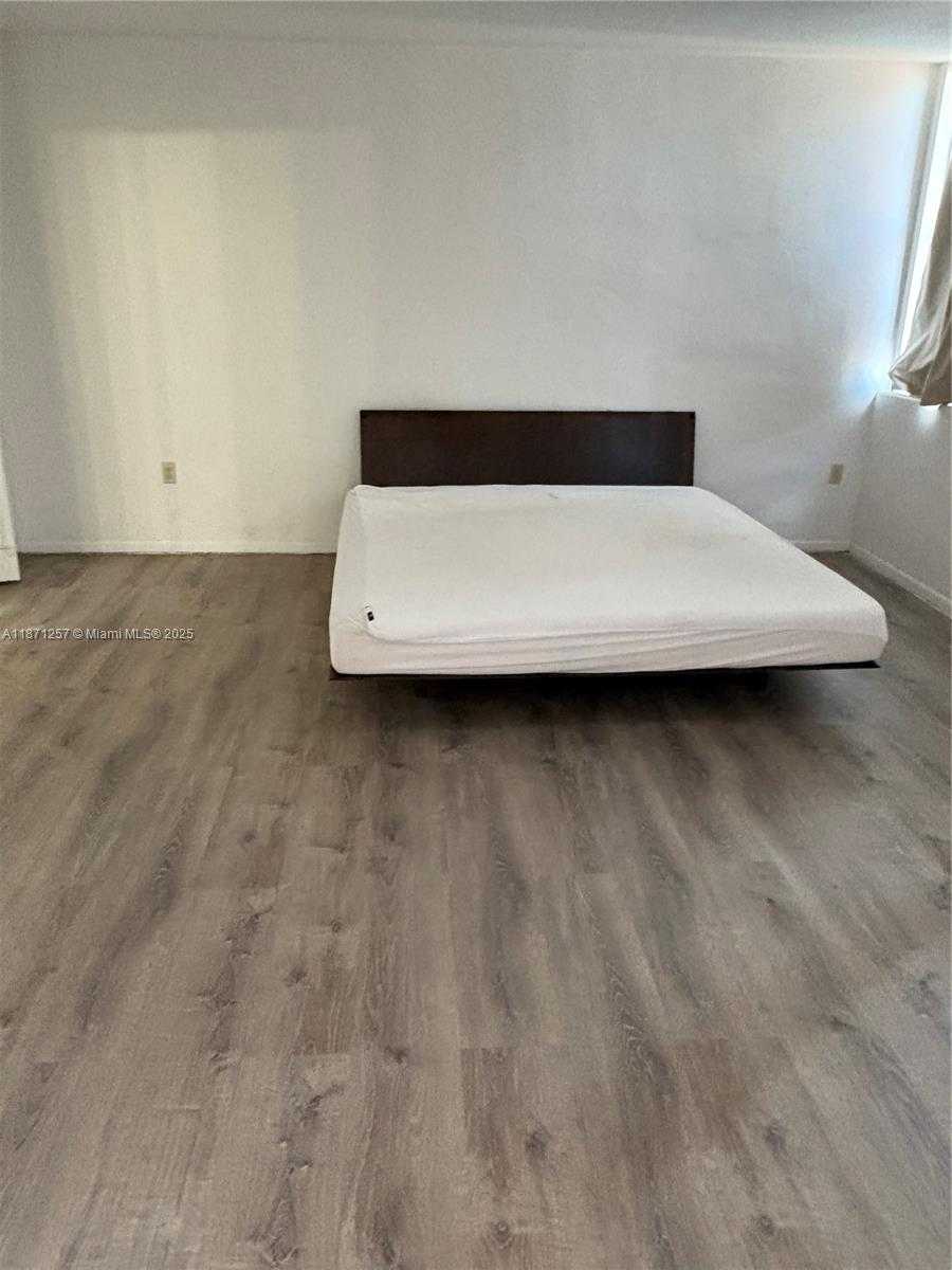 Small Image of 5313 COLLINS AVE #1003, Miami Beach Number 8