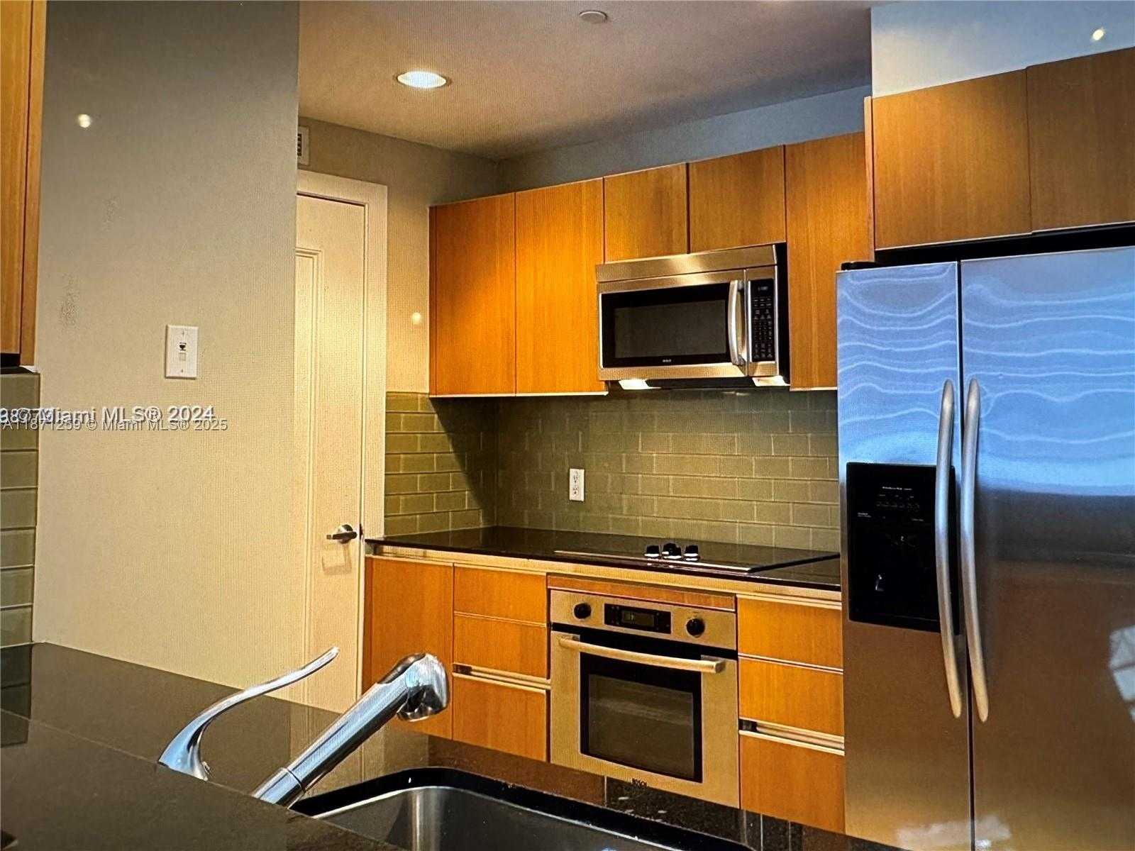 Small Image of 1060 BRICKELL AVE #1905, Miami Number 4