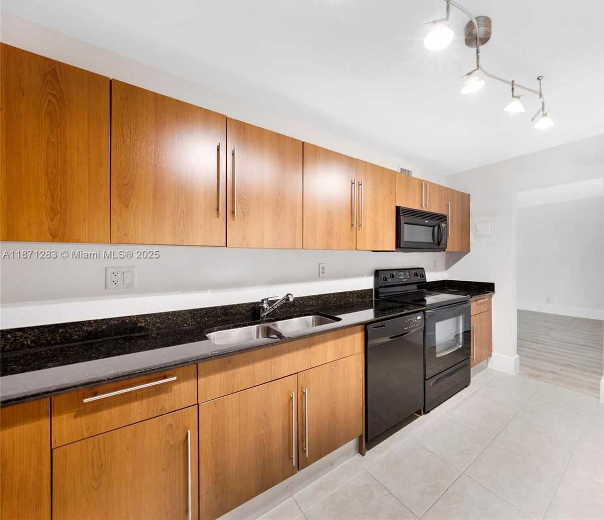 Small Image of 3000 SOUTH OCEAN DR #814, Hollywood Number 12