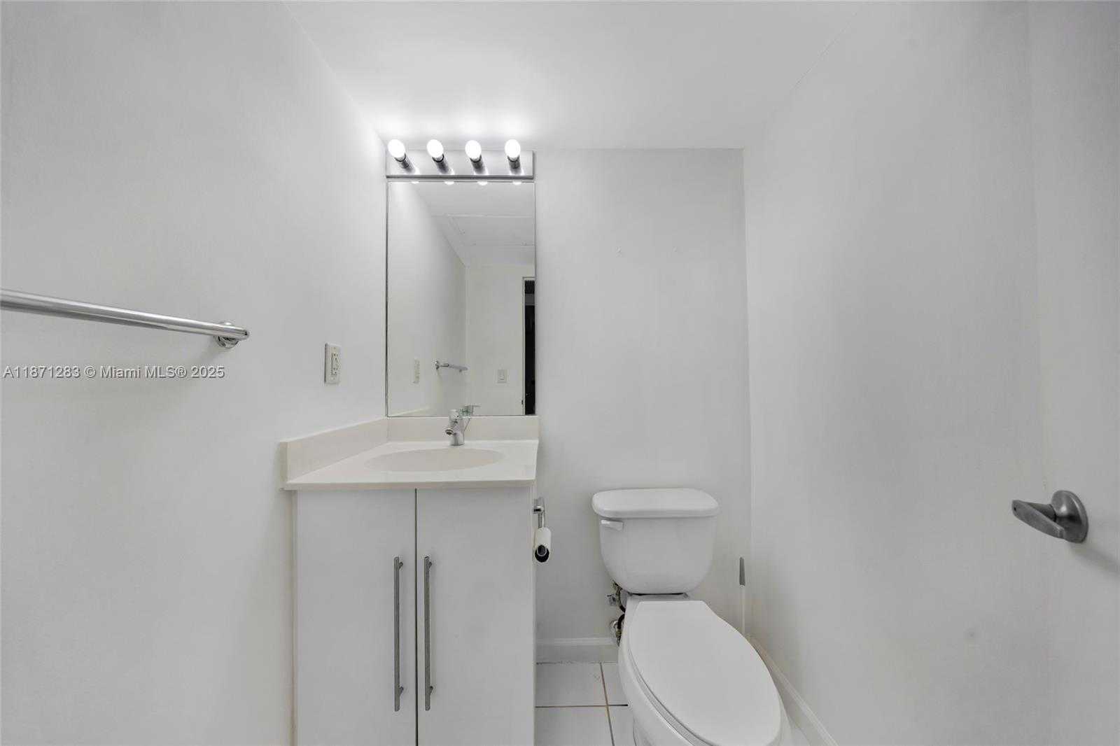 Small Image of 3000 SOUTH OCEAN DR #814, Hollywood Number 14