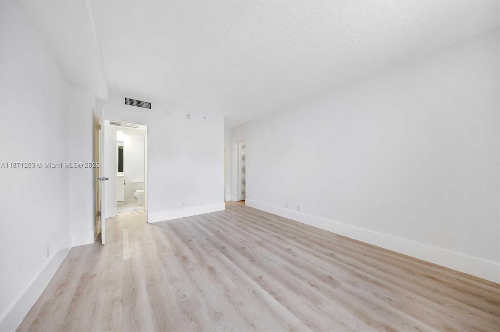 Small Image of 3000 SOUTH OCEAN DR #814, Hollywood Number 18