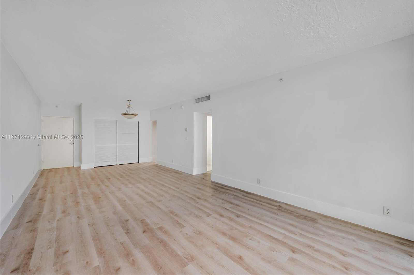 Small Image of 3000 SOUTH OCEAN DR #814, Hollywood Number 19