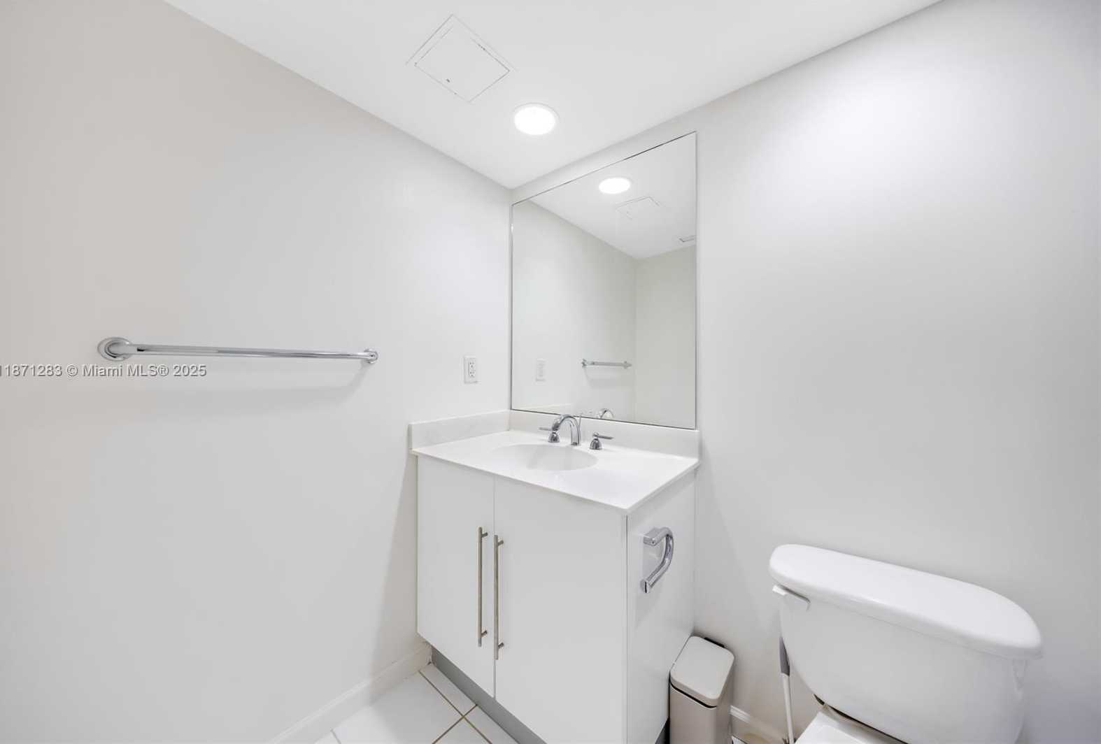 Small Image of 3000 SOUTH OCEAN DR #814, Hollywood Number 22
