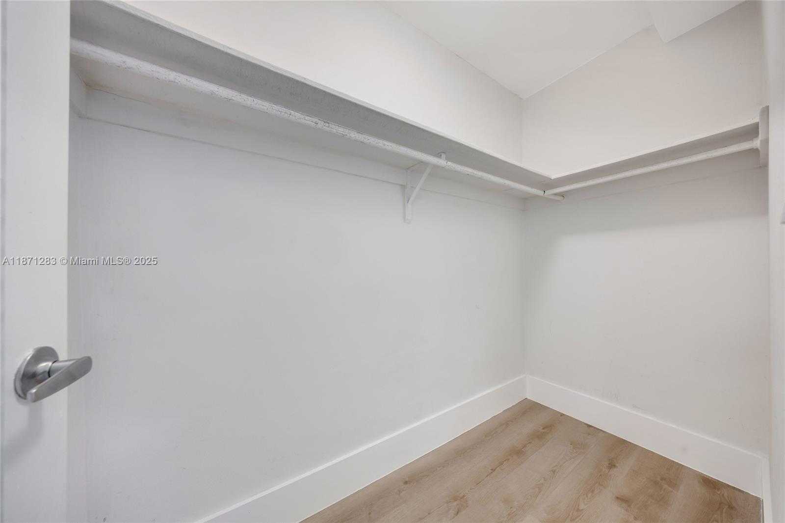 Small Image of 3000 SOUTH OCEAN DR #814, Hollywood Number 24