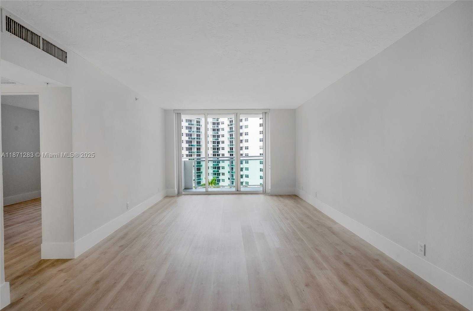 Small Image of 3000 SOUTH OCEAN DR #814, Hollywood Number 4