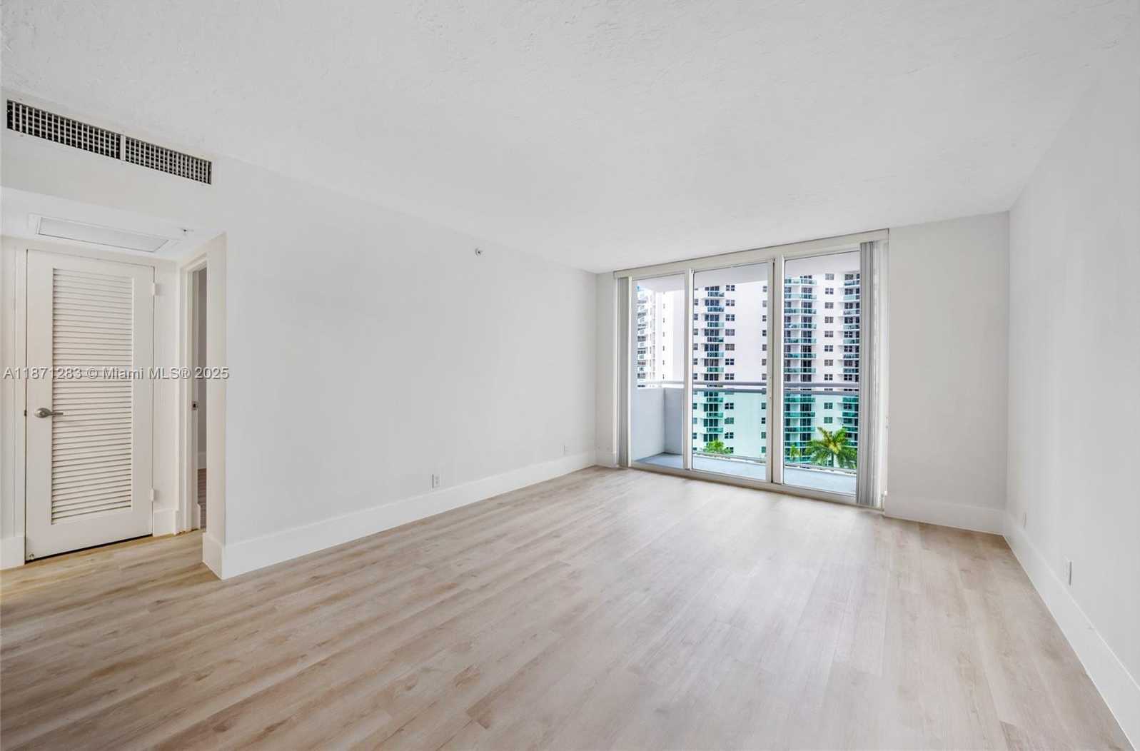 Small Image of 3000 SOUTH OCEAN DR #814, Hollywood Number 5