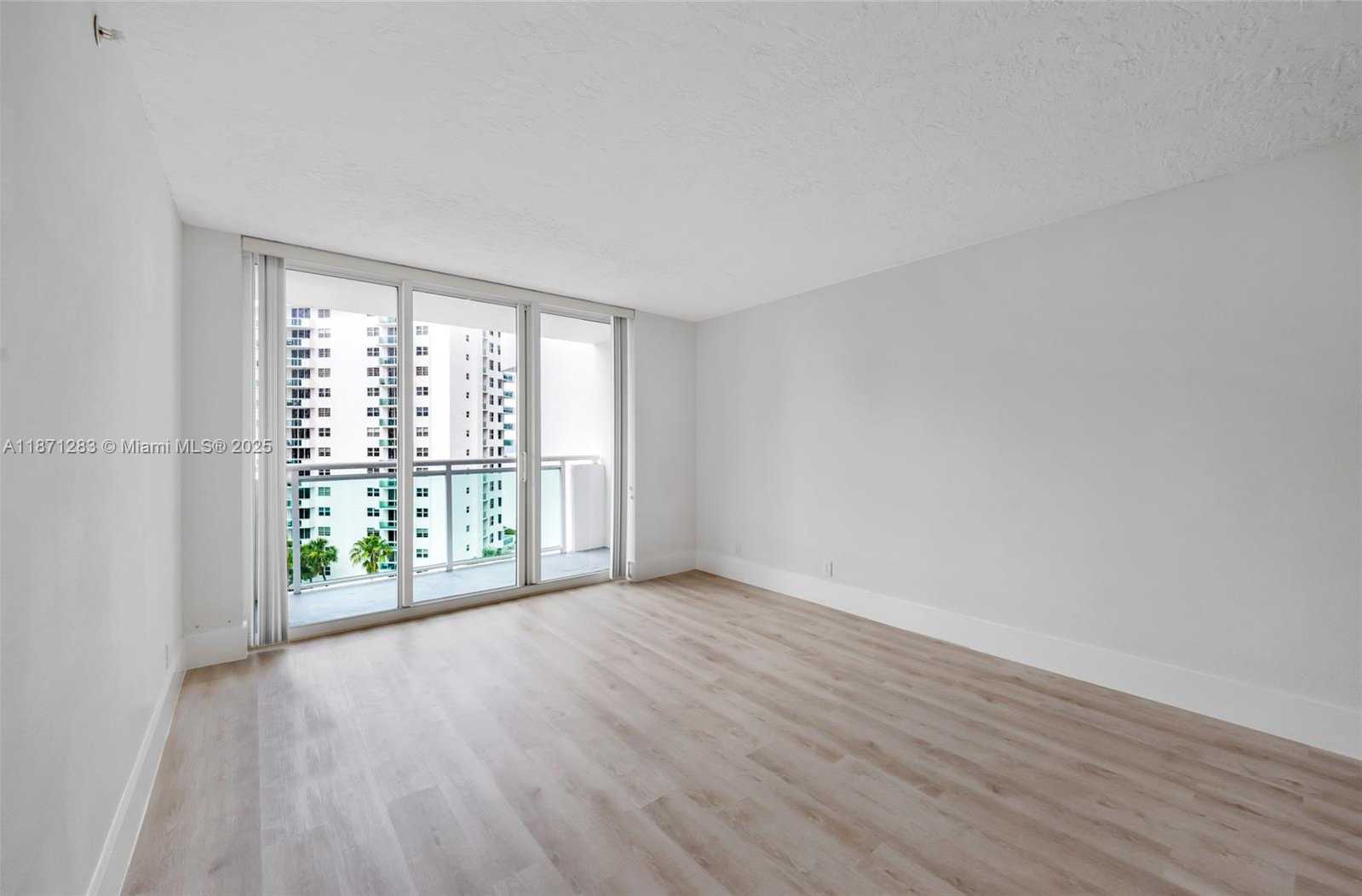 Small Image of 3000 SOUTH OCEAN DR #814, Hollywood Number 7
