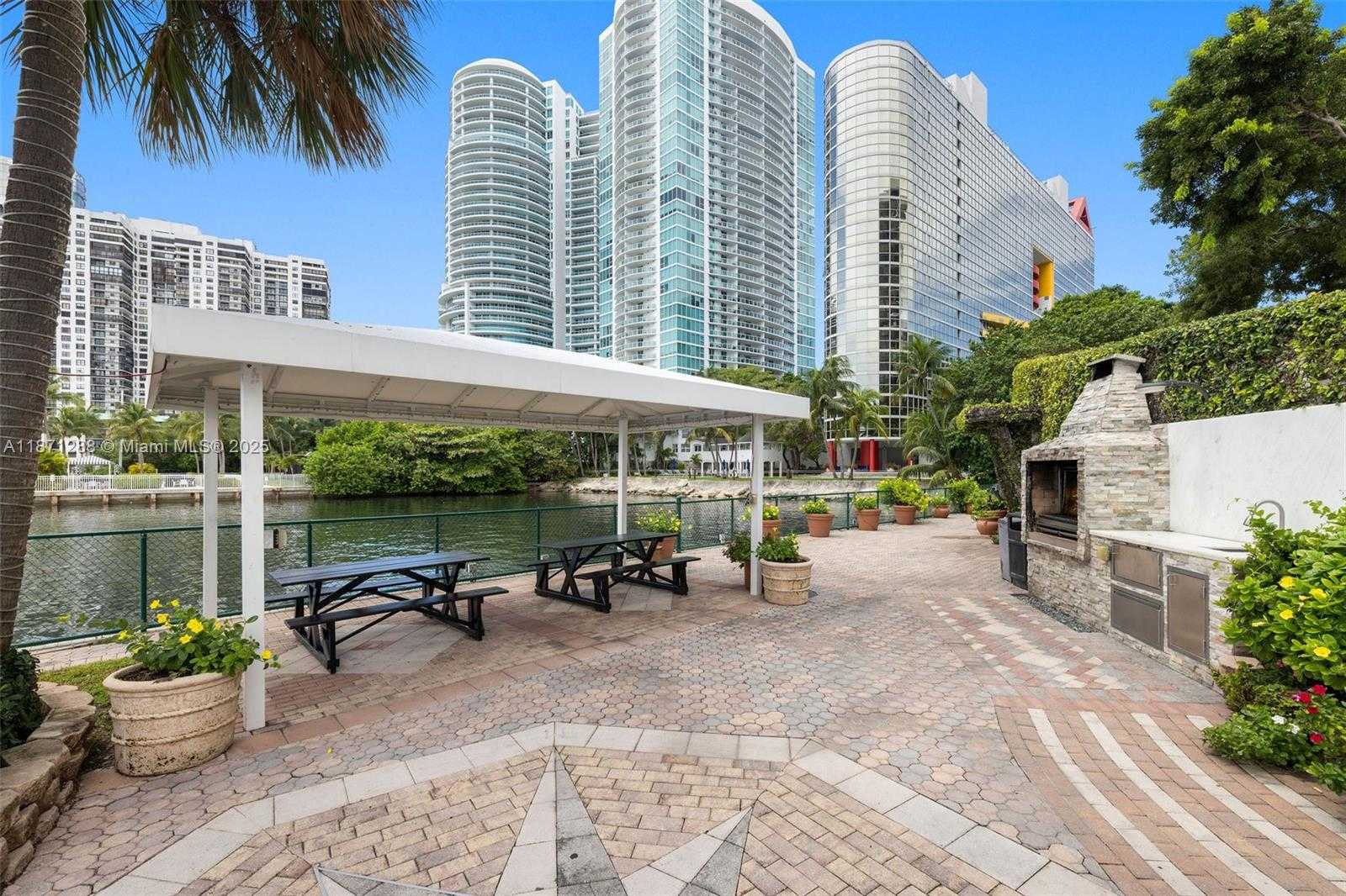 Small Image of 1915 BRICKELL AVE #C405, Miami Number 33